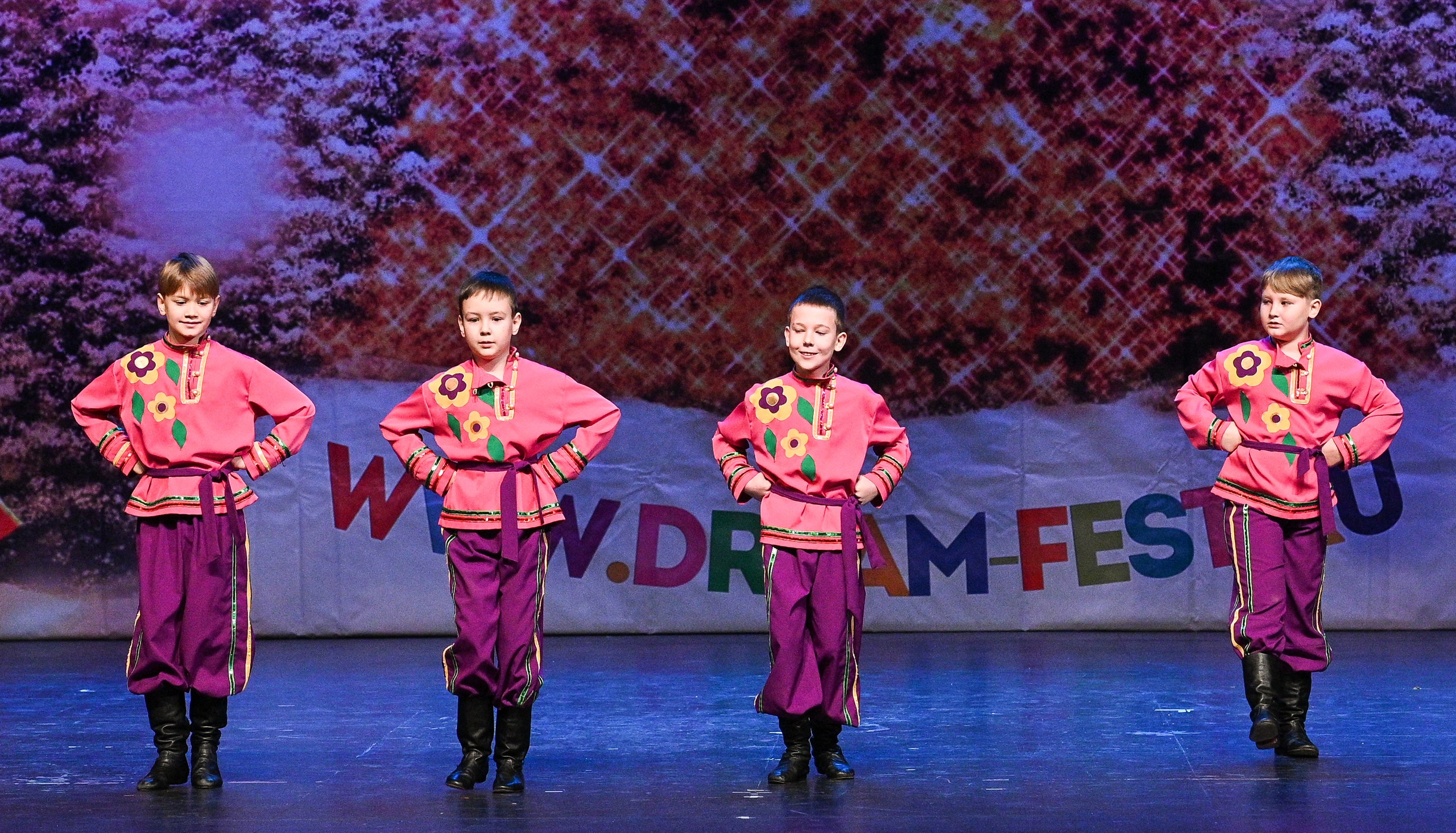 14.11.2024 «Новогодний Звездопад Талантов» Фестивальное движение «Шаг к мечте» г. Москва. Медиастудия Фото Концепт