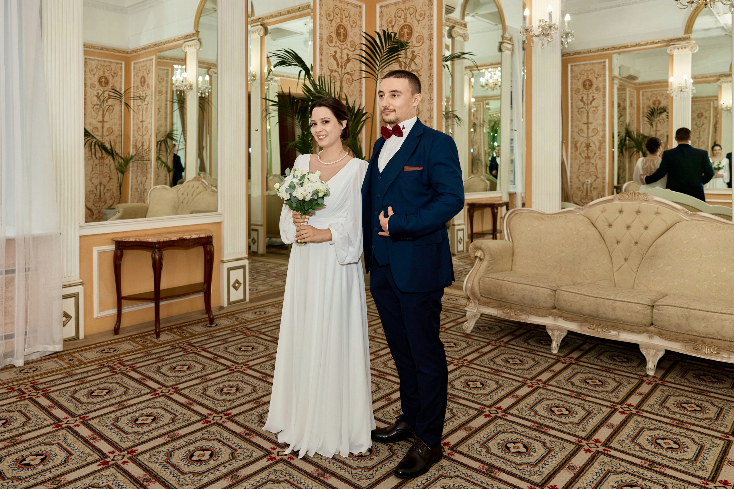 Свадебная фотосессия в студии и регистрация брака в Грибоедовском ЗАГСе