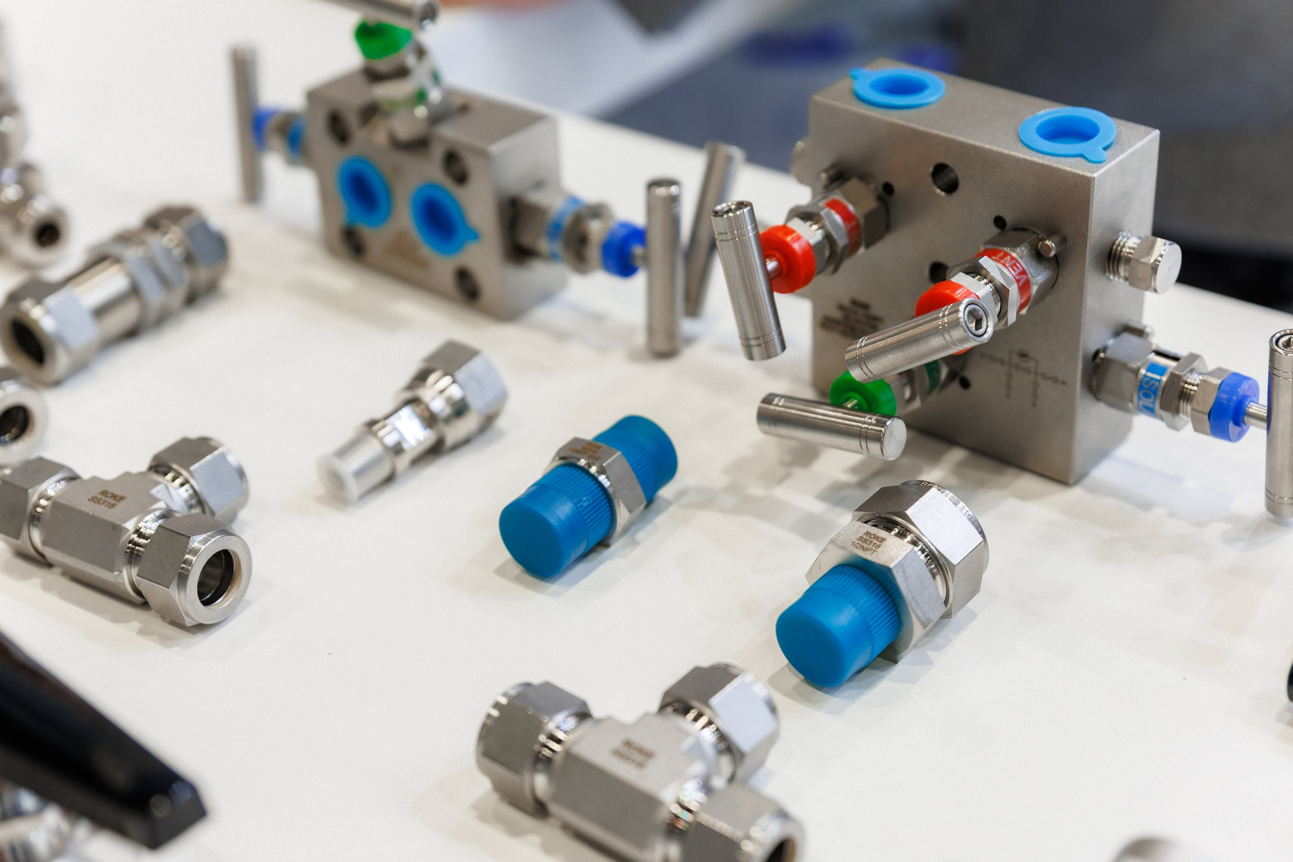 Работа стенда ROKE — Газовый Форум 2025. Репортажный фотограф в Москве Сергей Мирошников