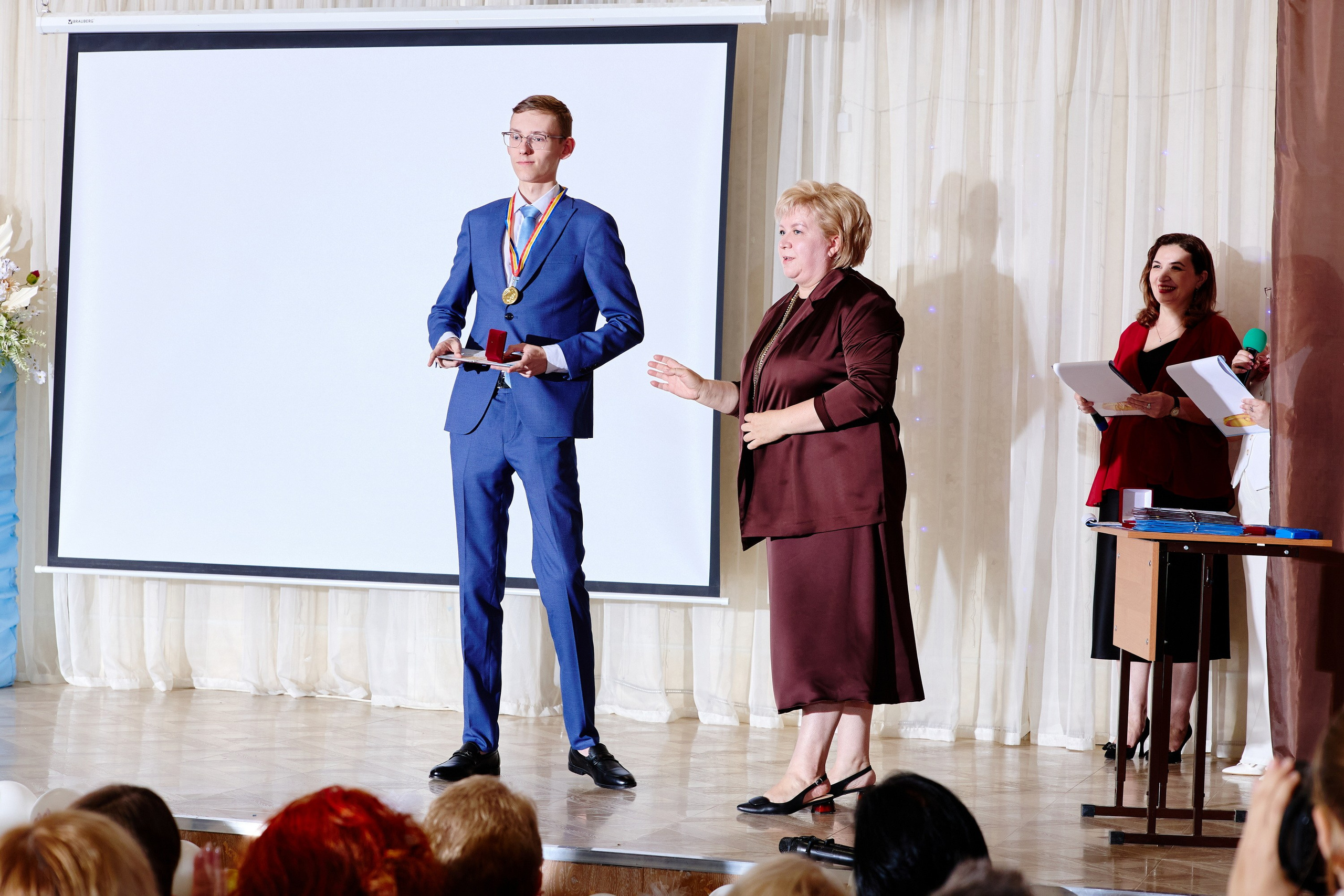 Выпускной 35 Сош. Фотограф Выпускные альбомы Таганрог Сергей Коробченко