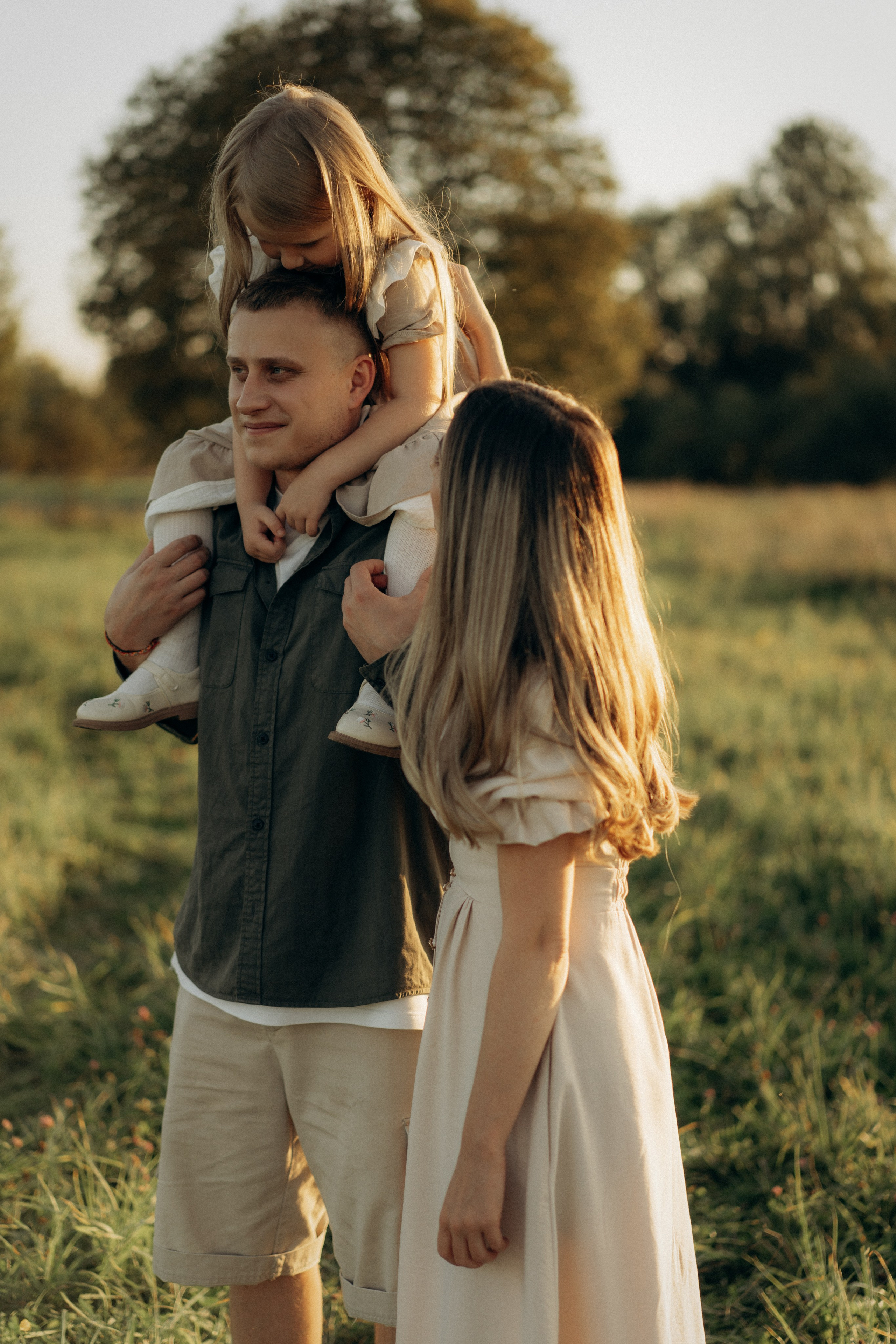 Летний вечер в поле. Семейный lifestyle фотограф в Москве Рената Рафикова