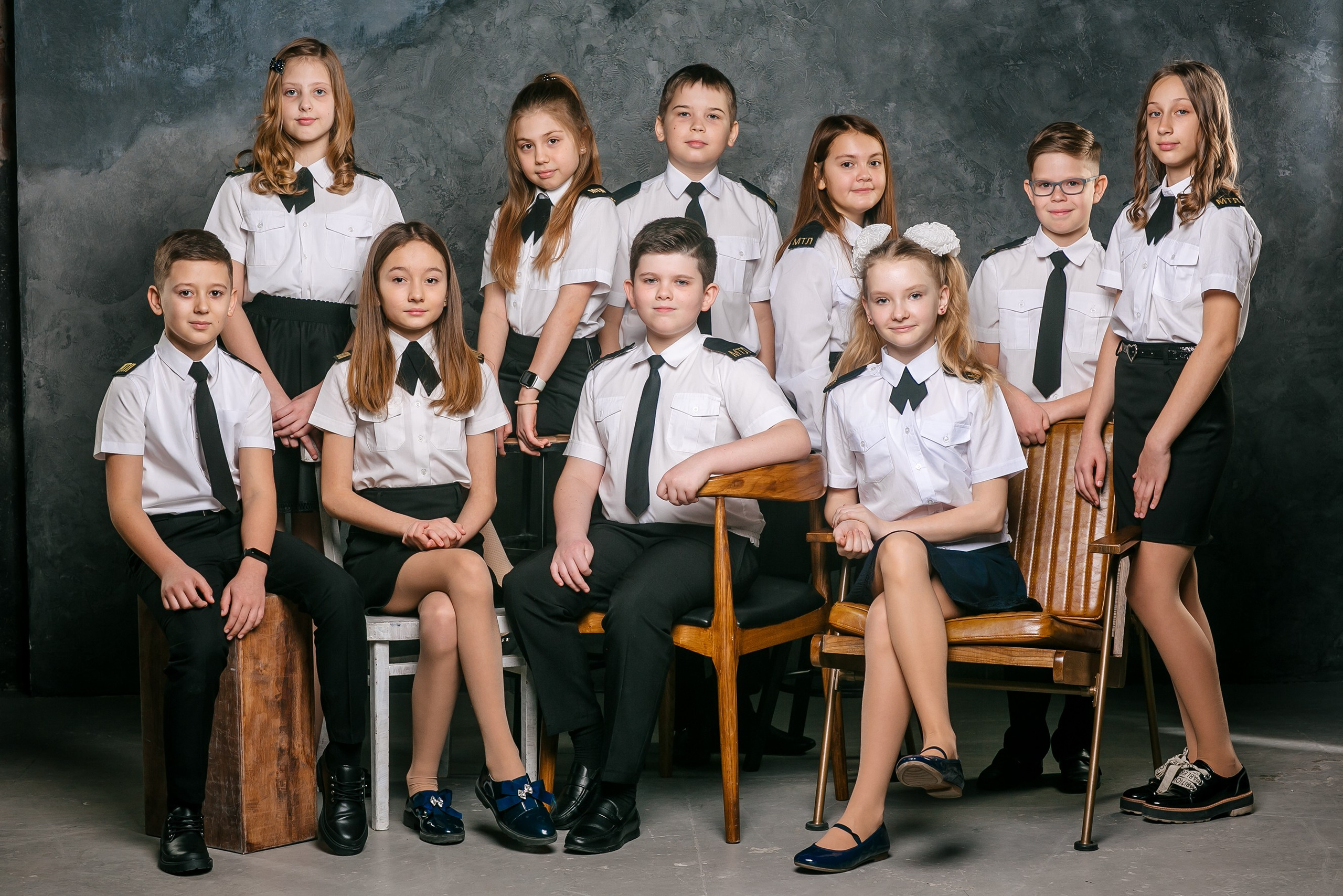 Фотографии с друзьями. Выпускные альбомы, школьные фотосессии в городе Новороссийске