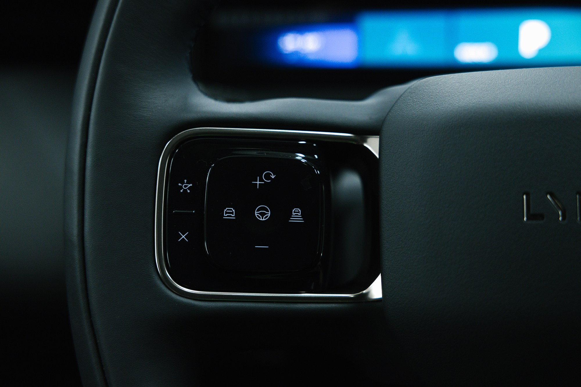 Lynk & Co 900 Ultra 2,0hyb 4WD AT (734 л. с.). Автосалон «Х-Авто»