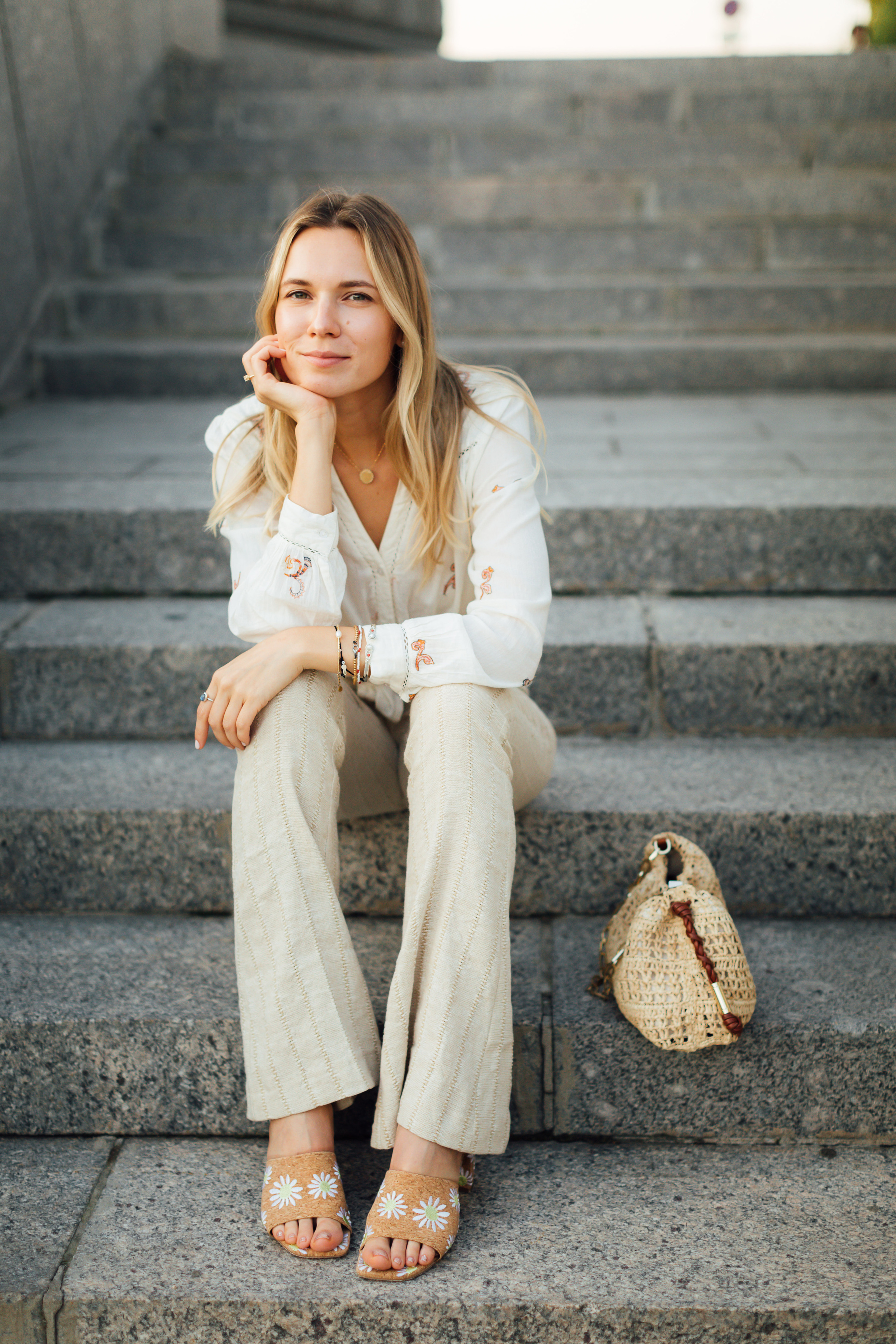 Даша. Летняя съёмка в Москве. Портретный и семейный фотограф Юлия Герман