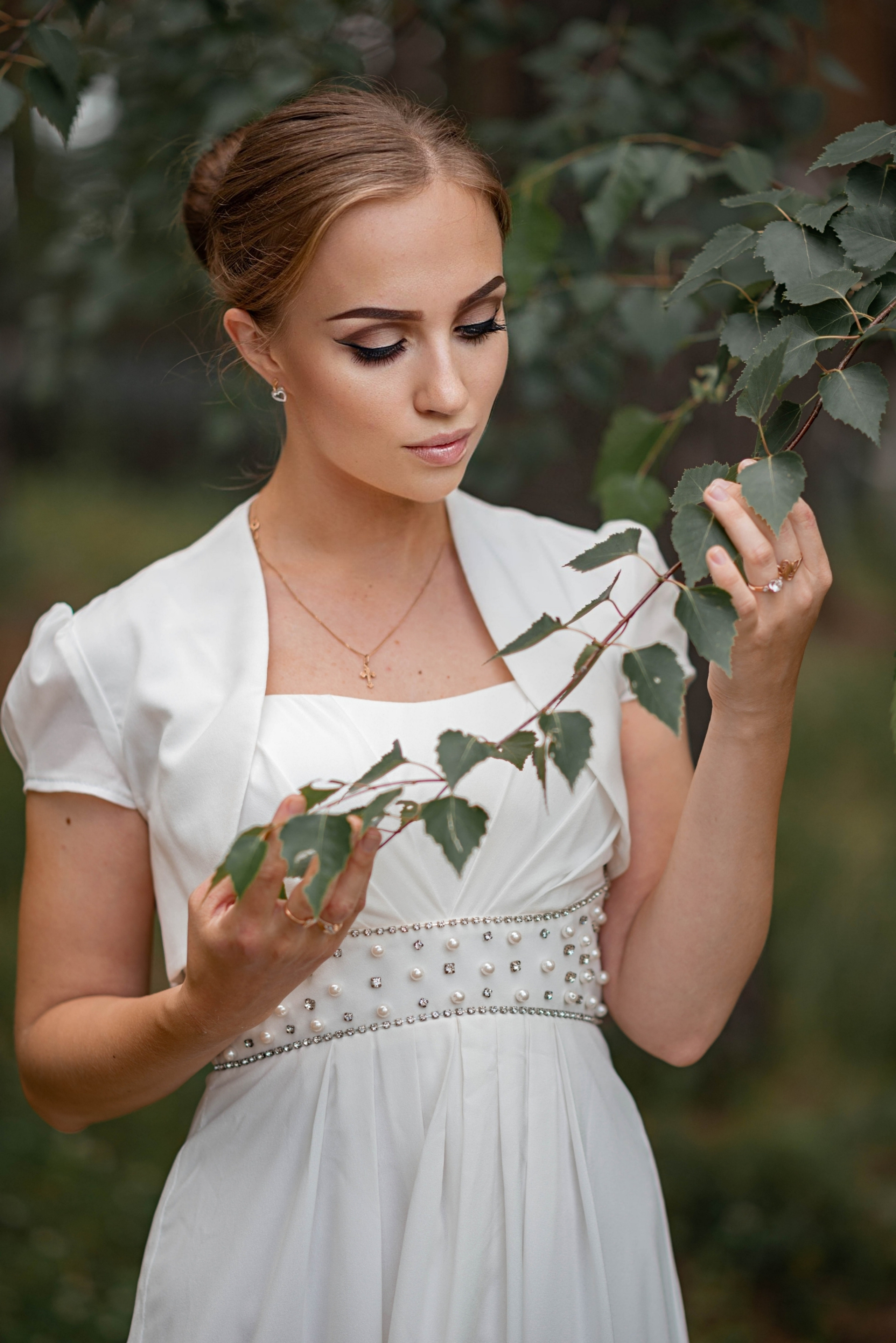 Девушка у березы. Семейный и свадебный фотограф в Абакане Юлия Су