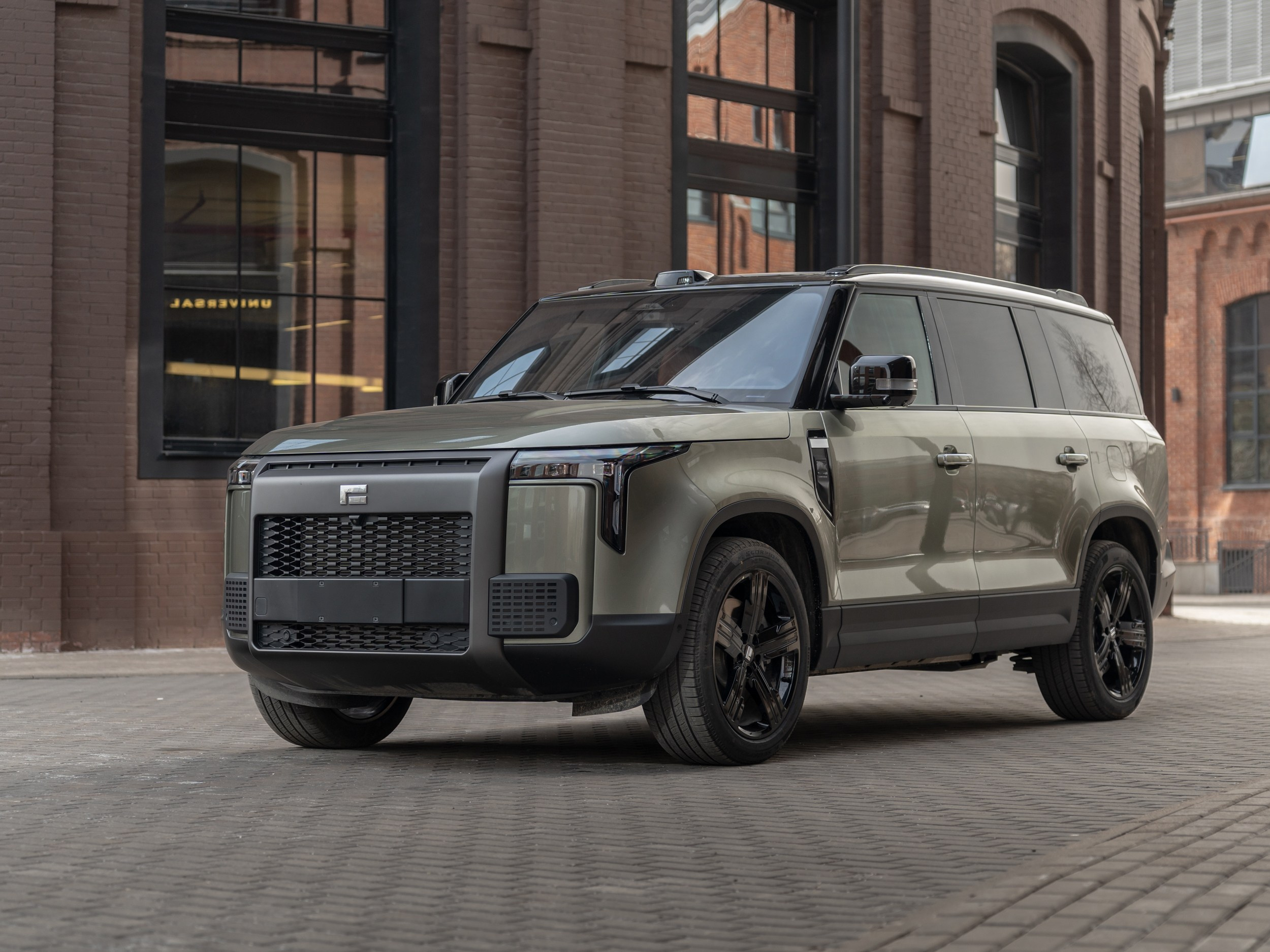 фото  polar stone one локация газгольдер