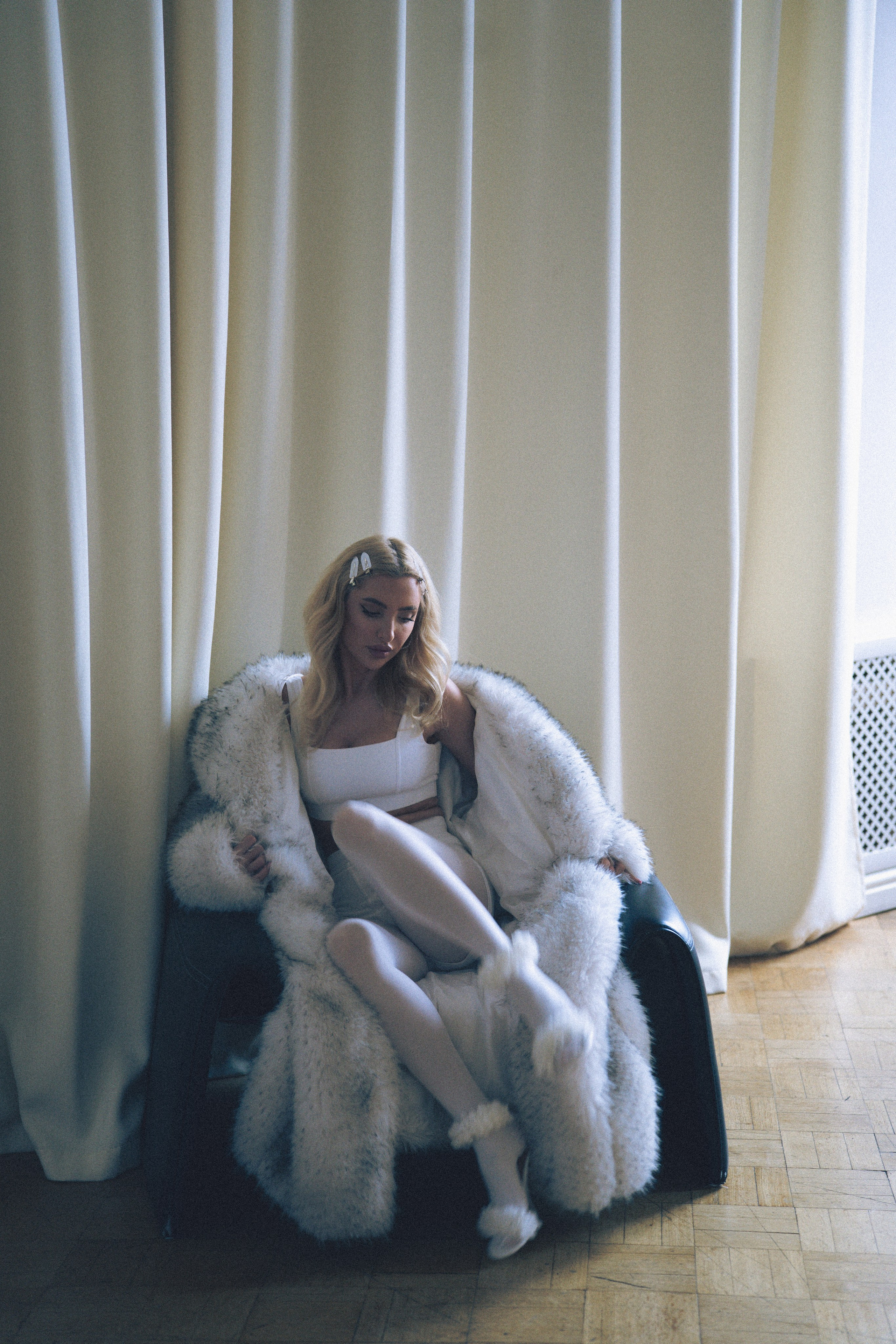 МИНИМАЛИЗМ В СТУДИИ НА ЧЕРНЫШЕВСКОЙ В СТУДИИ С БАЛКОНОМ. Профессиональный фотограф, Санкт-Петербург — Виктория Богомолова