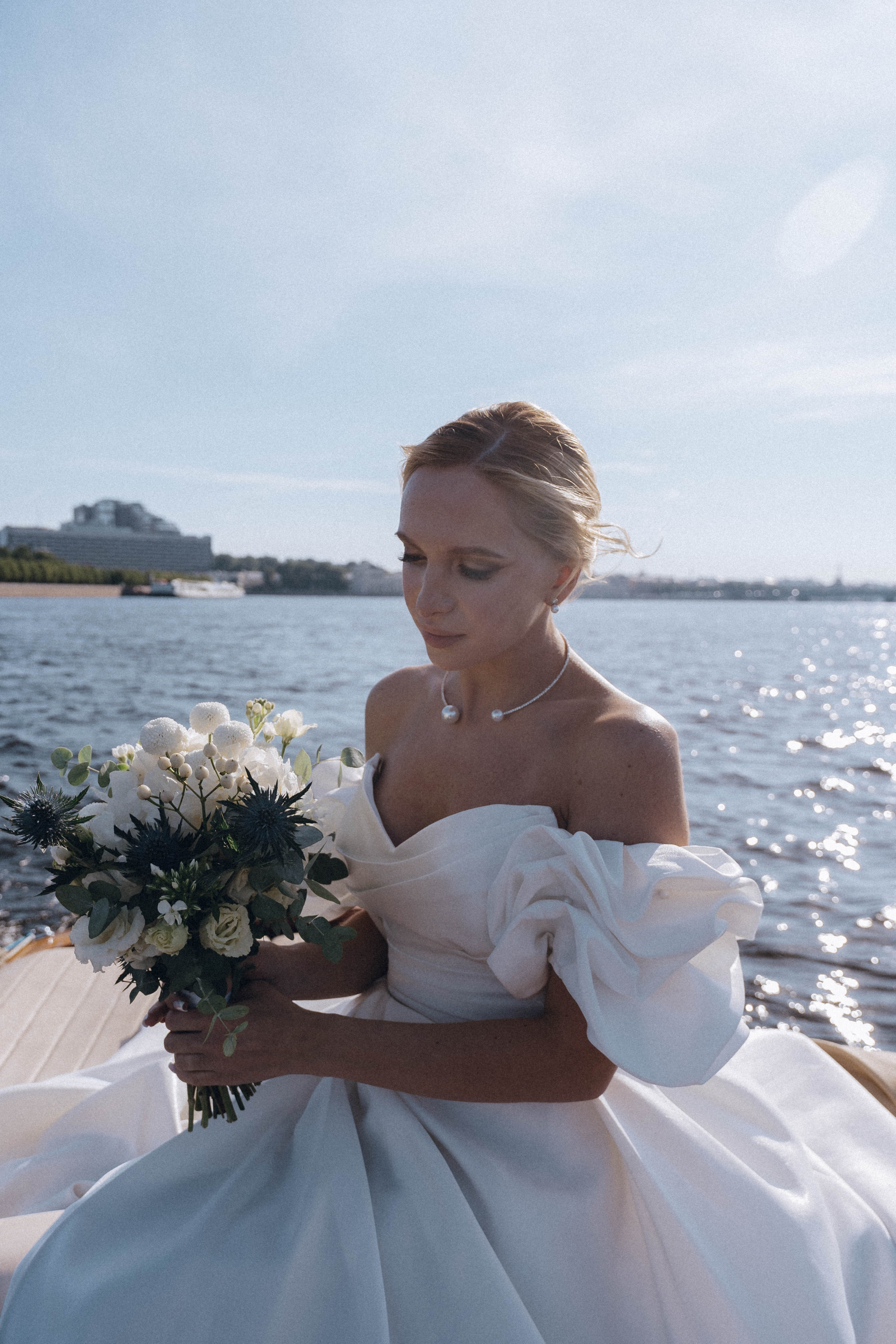 СВАДЕНБНАЯ СЬЕМКА НА КАТЕРЕ ПО КАНАЛАМ САНКТ-ПЕТЕРБУРГА И В АКВАТОРИИ НЕВЫ. Профессиональный фотограф, Санкт-Петербург — Виктория Богомолова