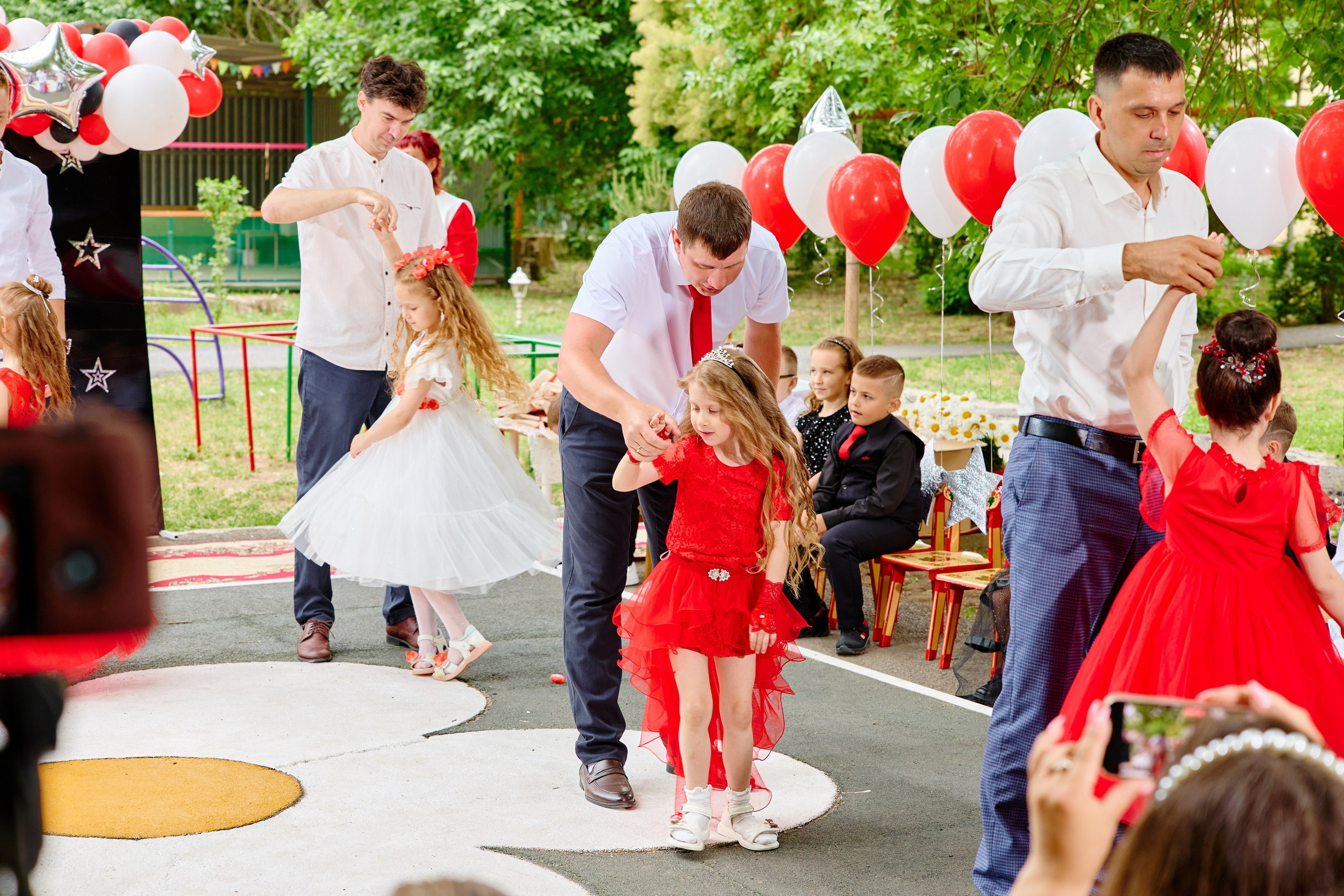 Выпускной 45 сад. Фотограф Выпускные альбомы Таганрог Сергей Коробченко