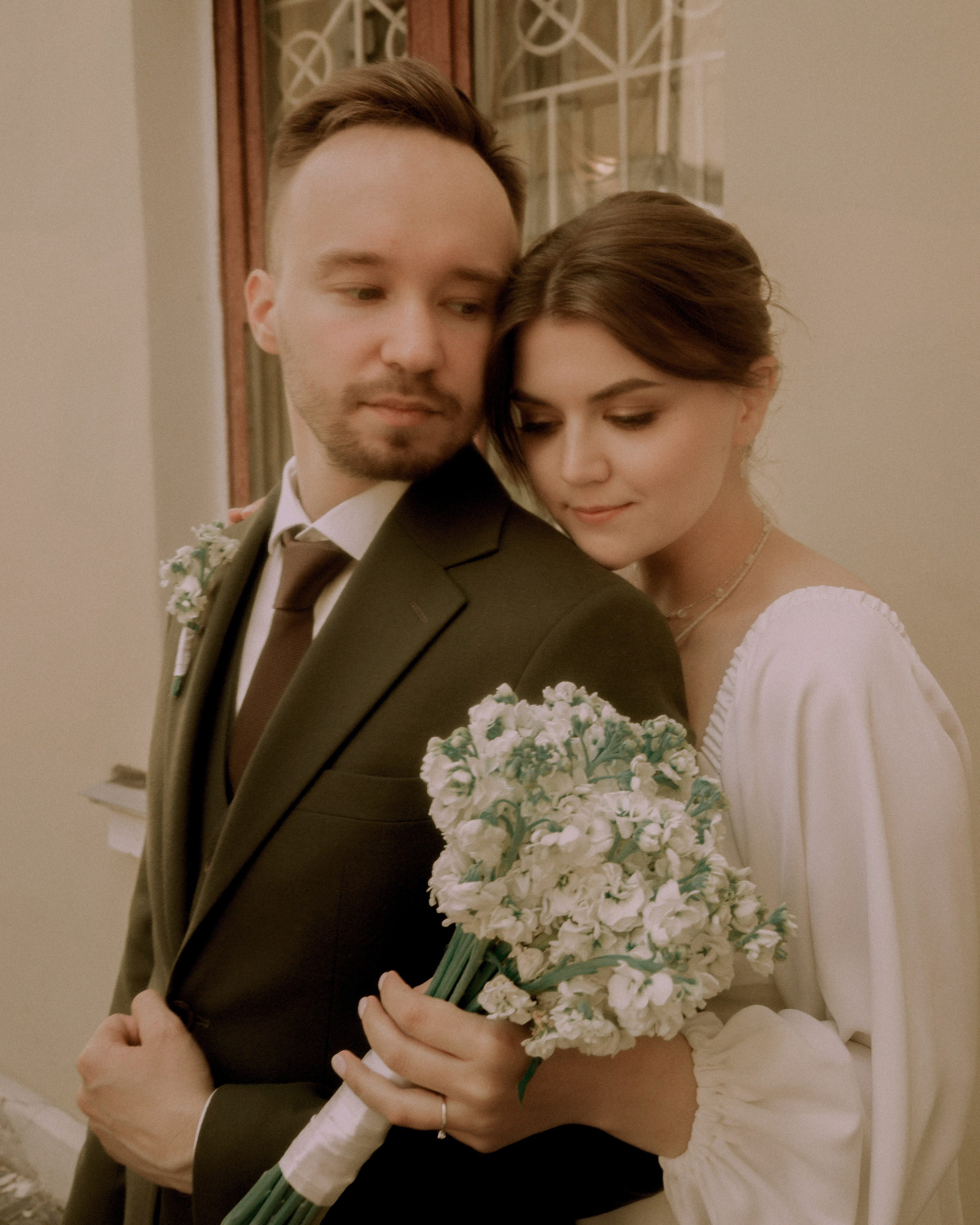 Москва как декорация любви — свадебная фотосессия в городе и на природе. Свадебный фотограф в Санкт-Петербурге Миша Репина