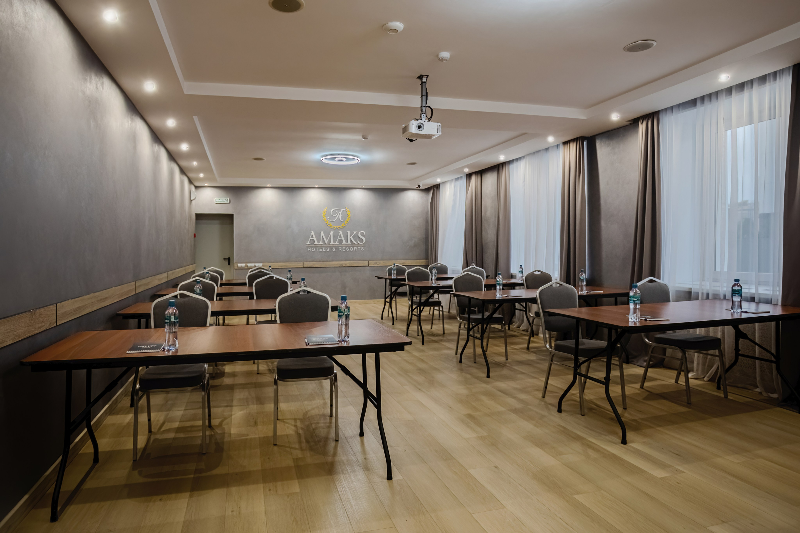 Амакс Сити-отель Уфа, фото Алексея Муравьёва, современный отель,Лобби Амакс Сити-отеля, съёмка фотографа Алексея Муравьёва, гостиничный интерьер,Номера отеля Амакс Сити Уфа, работа фотографа Алексея Муравьёва, комфортабельное размещение,Ресторан Амакс Сити-отеля, фото Алексея Муравьёва, гостиничная кухня,Рецепция Амакс Сити Уфа, съёмка Алексея Муравьёва, сервис для гостей,Спа-зона отеля Амакс Сити, фото Алексея Муравьёва, оздоровительные услуги,Конференц-зал Амакс Сити-отеля, работа фотографа Алексея Муравьёва, бизнес-мероприятия,Лифт отеля Амакс Сити Уфа, съёмка Алексея Муравьёва, современный дизайн,Номера люкс Амакс Сити, фото Алексея Муравьёва, премиальный комфорт,Зона отдыха Амакс Сити-отеля, работа фотографа Алексея Муравьёва, релакс для гостей,Инфраструктура Амакс Сити Уфа, съёмка Алексея Муравьёва, гостиничные услуги,Паркинг отеля Амакс Сити, фото Алексея Муравьёва, безопасность гостей,Вестибюль Амакс Сити, работа фотографа Алексея Муравьёва, элегантность интерьера,Номера стандарт Амакс Сити-отеля, съёмка Алексея Муравьёва, удобство проживания,Общественные зоны Амакс Сити Уфа, фото Алексея Муравьёва, современный дизайн,Ресторан и бар Амакс Сити, работа фотографа Алексея Муравьёва, гастрономические предложения,Интерьер отеля Амакс Сити Уфа, фото Алексея Муравьёва, гостиничный стиль,Мебель номеров Амакс Сити, съёмка Алексея Муравьёва, комфорт для постояльцев,Освещение отеля Амакс Сити, работа фотографа Алексея Муравьёва, уют для гостей,Терраса Амакс Сити-отеля, фото Алексея Муравьёва, панорамный вид