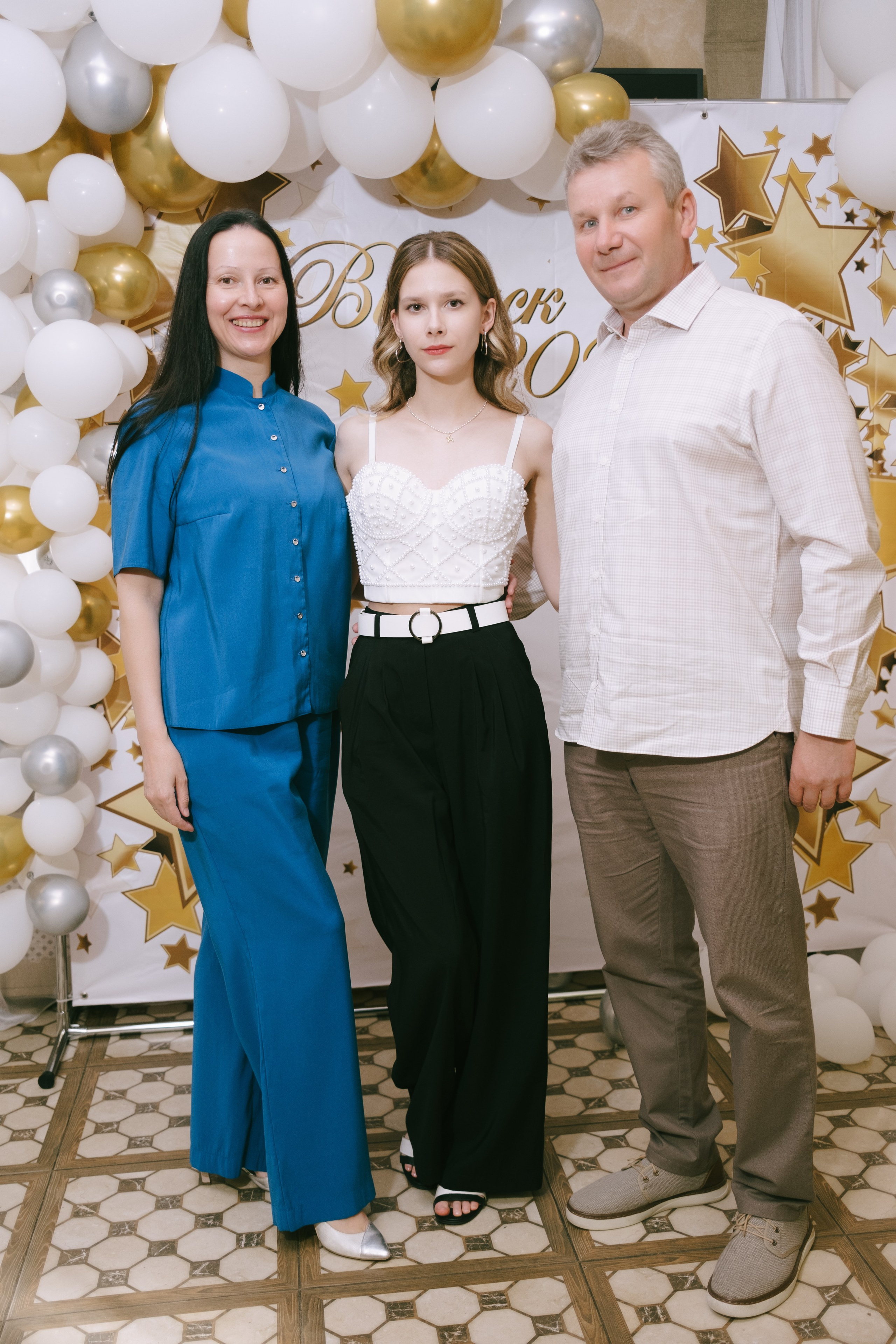 Выпускной школа 33. Свадебный и репортажной фотограф Денис Ожигин в Краснодаре и Краснодарском крае