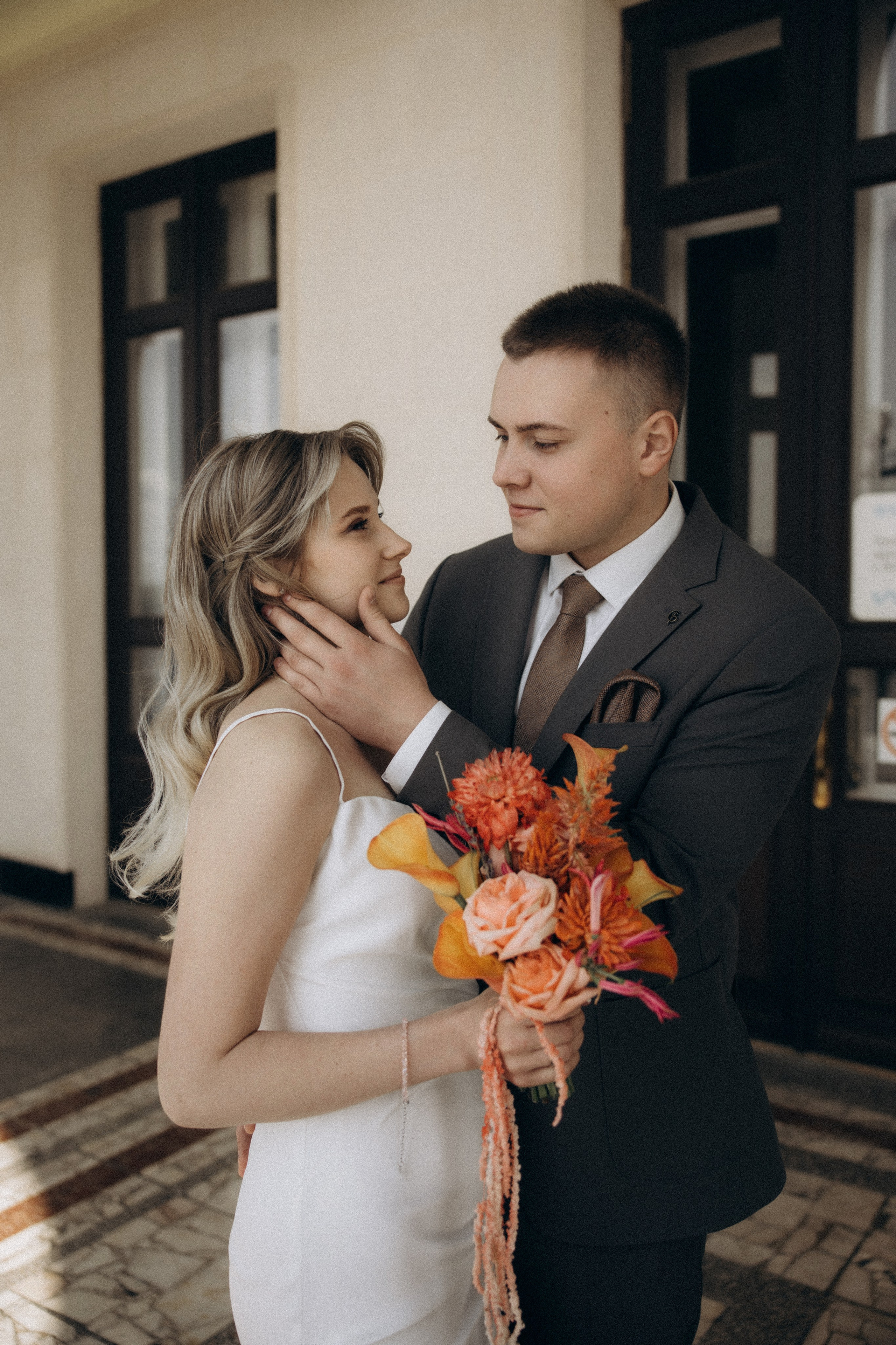 Свадебная фотосессия на Речном вокзале города Москвы