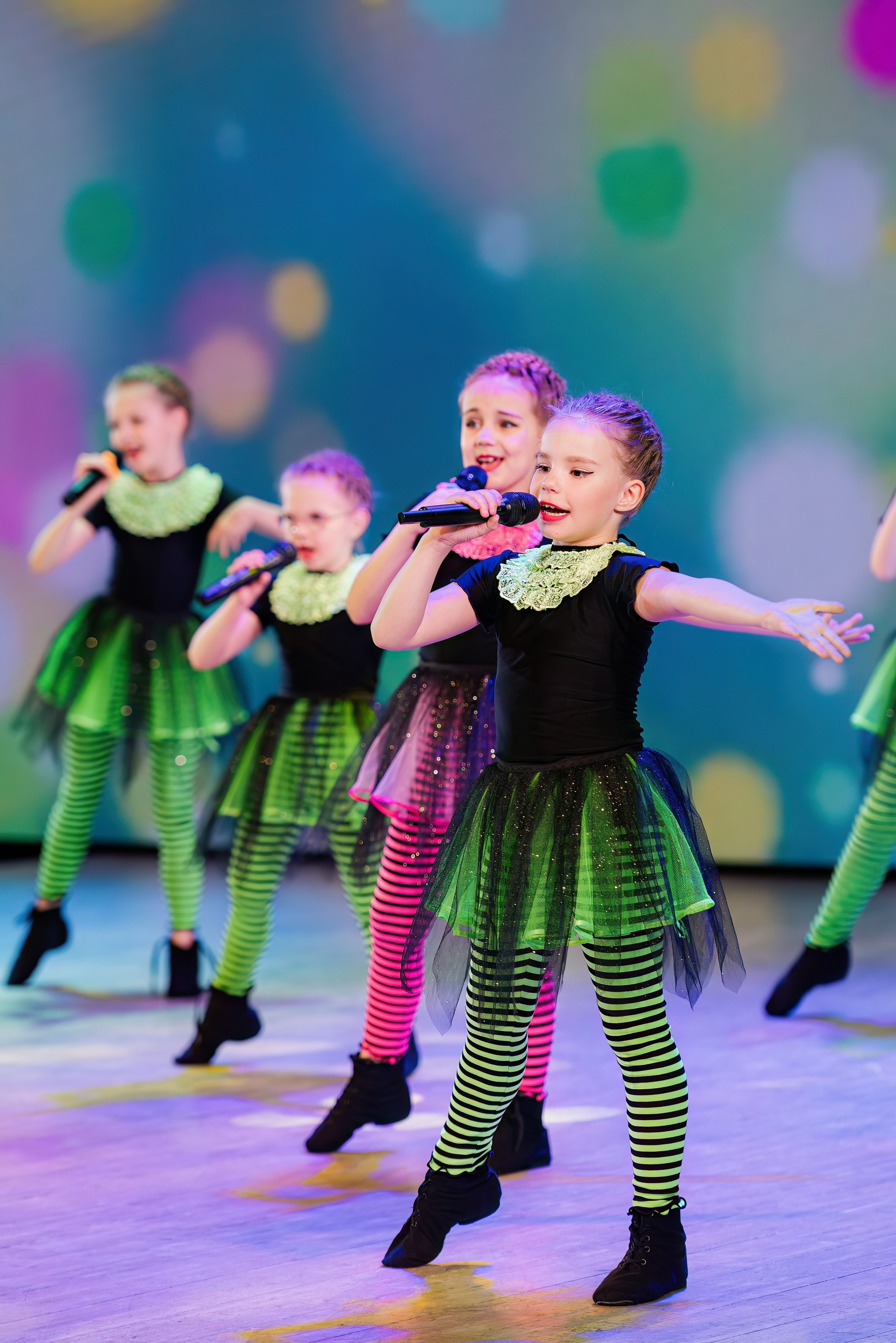 Отчетный концерт Образцового коллектива Алтая театра эстрадной песни «Созвездие». Свадебный и репортажный фотограф Никита Сницарев в Барнауле