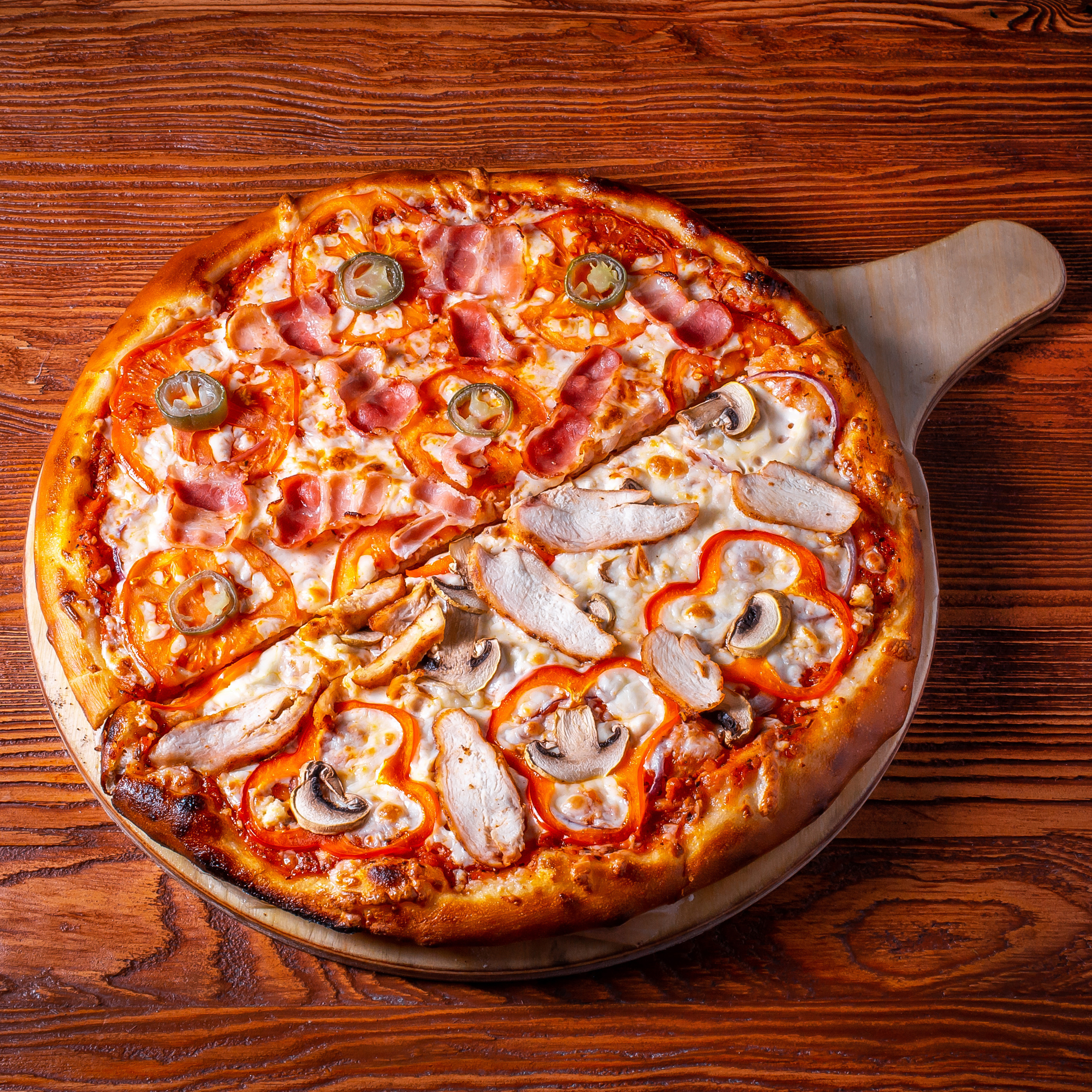 Сельский клуб. Фотографиня Мария Дикова