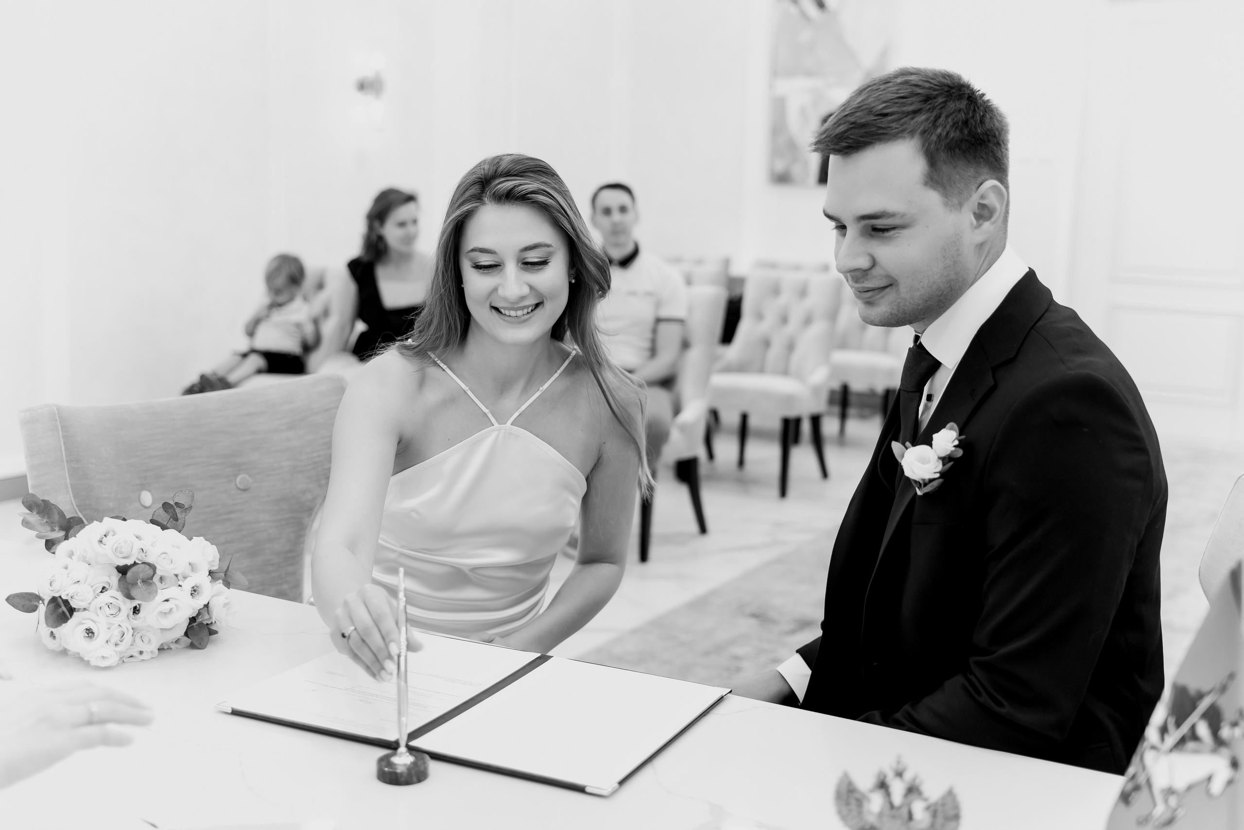 Свадебный фотограф в Москве. Свадебный фотограф Видное, Бутово, Домодедово, Щербинка, Царицыно. Роспись во дворце бракосочетания Южное Бутово. Регистрация брака в Москве и Московской области. Фотограф на свадьбу. Свадебная фотосессия в центре Москвы. Фотосессия свадебного банкета  в ресторане. Выездная регистрация брака. Фотосессия молодоженов. Свадебная прогулка. Жених и невеста в день свадьбы. Wedding in Moscow. Свадебная фотосессия  в Барвихе. Стильная свадебная фотография. Сборы жениха и невесты в день свадьбы. 