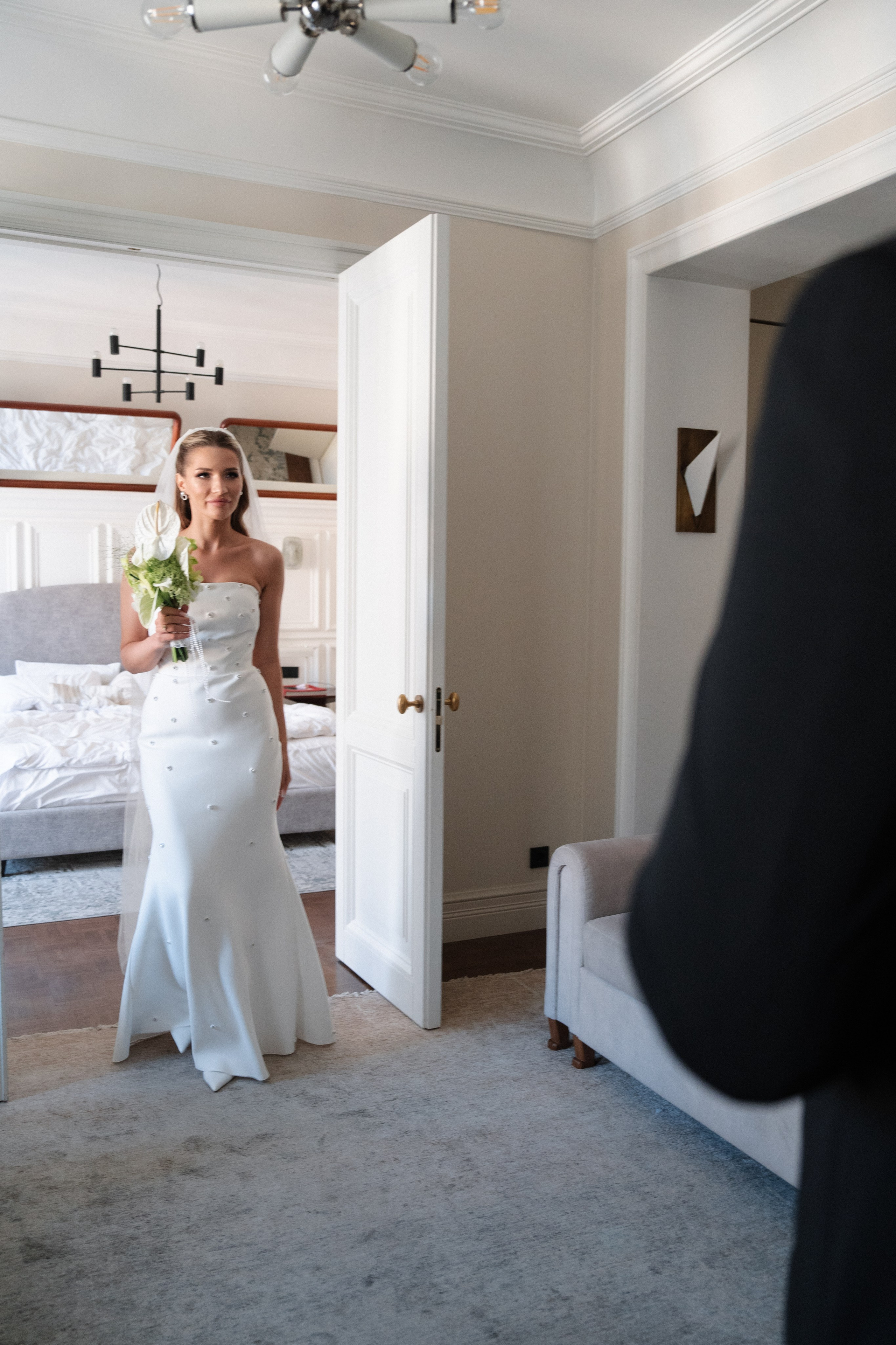 Виктория & Роман. Камерная городская свадьба в видовом ресторане в стиле современная классика. Свадебный фотограф организатор в Санкт-Петербурге Ассоль Опарина