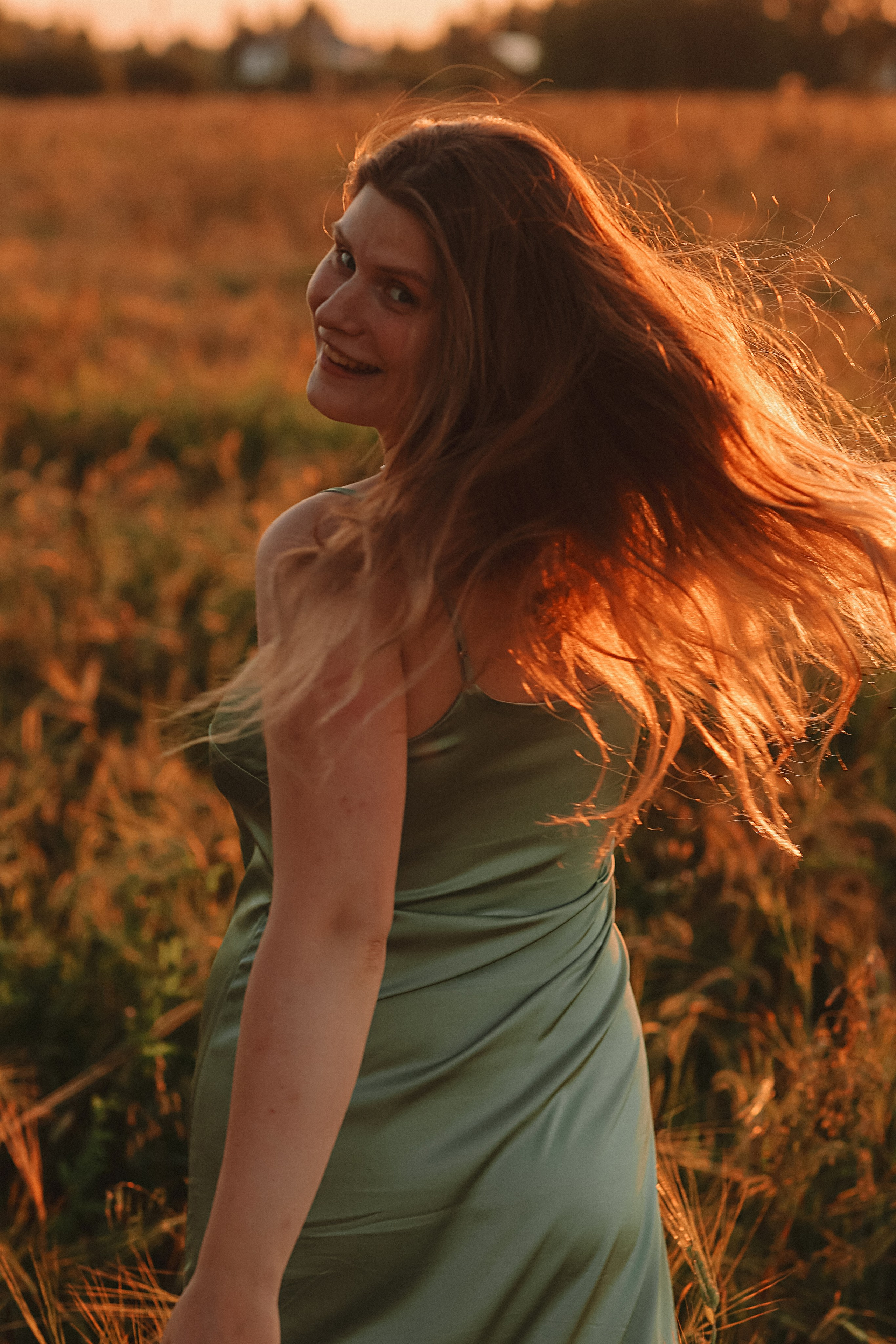 Закатное поле семейная. Семейный фотограф Тюмень, фотограф на роды Салмина Мария