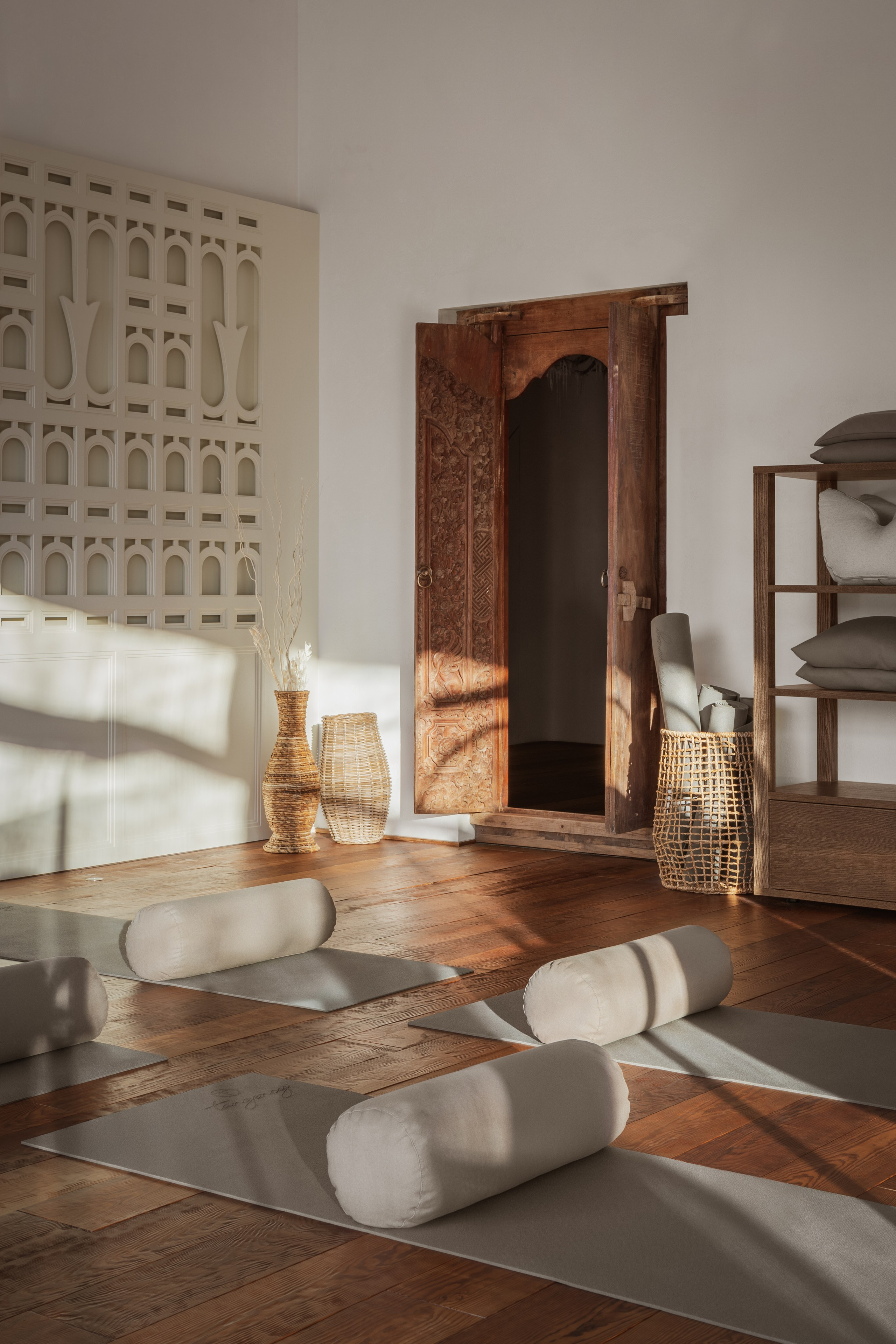 Tangency — женское пространство. Roman Yakunin — interior photographer in Almaty, Kazakhstan