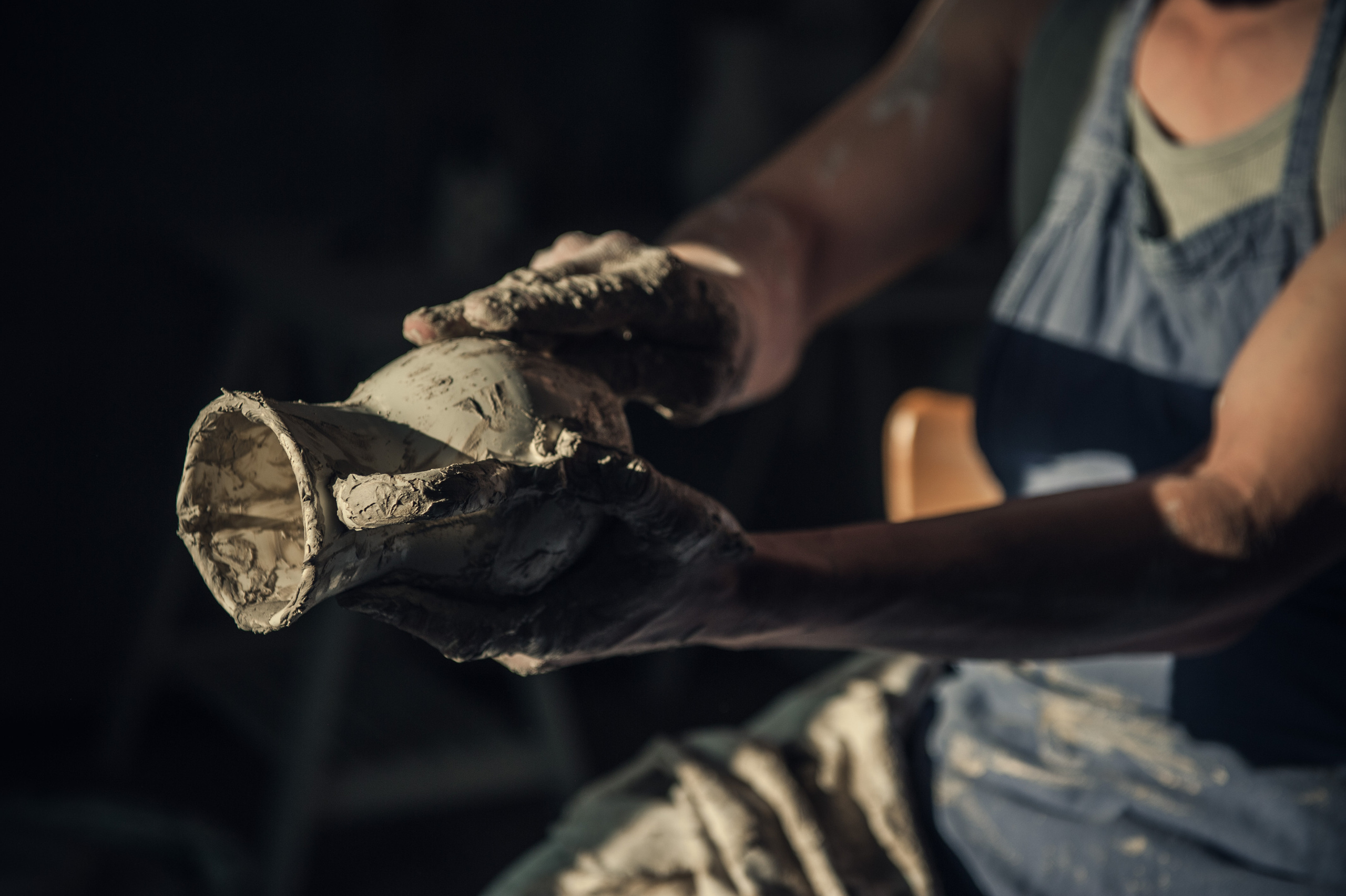 Денис, гончарная мастерская. Бренд-фотограф для экспертов и блогеров в Москве Влада Горбовская