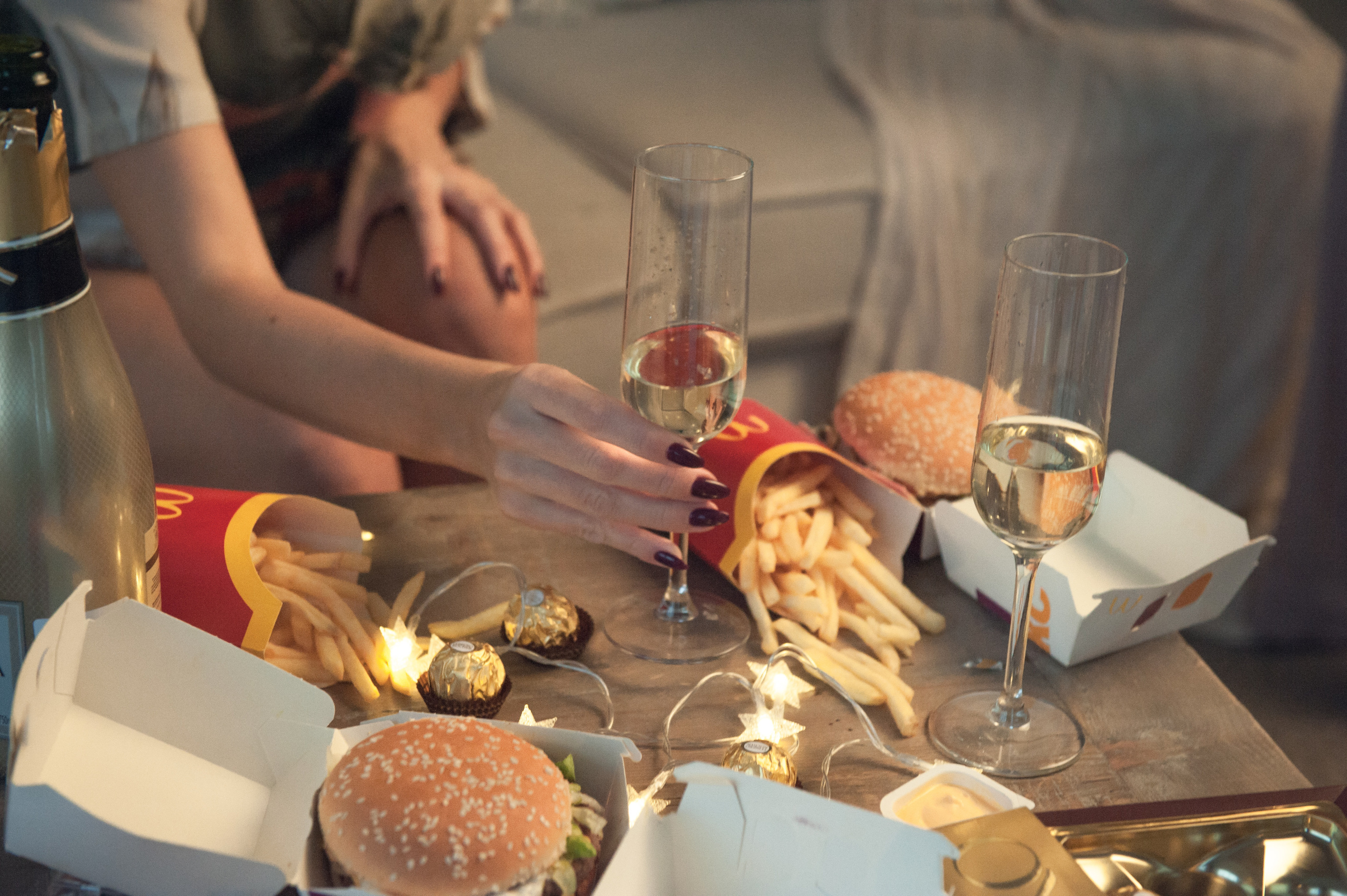 Пижамная вечеринка, новогодняя съемка в фотостудии LAMPA. Бренд-фотограф для экспертов и блогеров в Москве Влада Горбовская