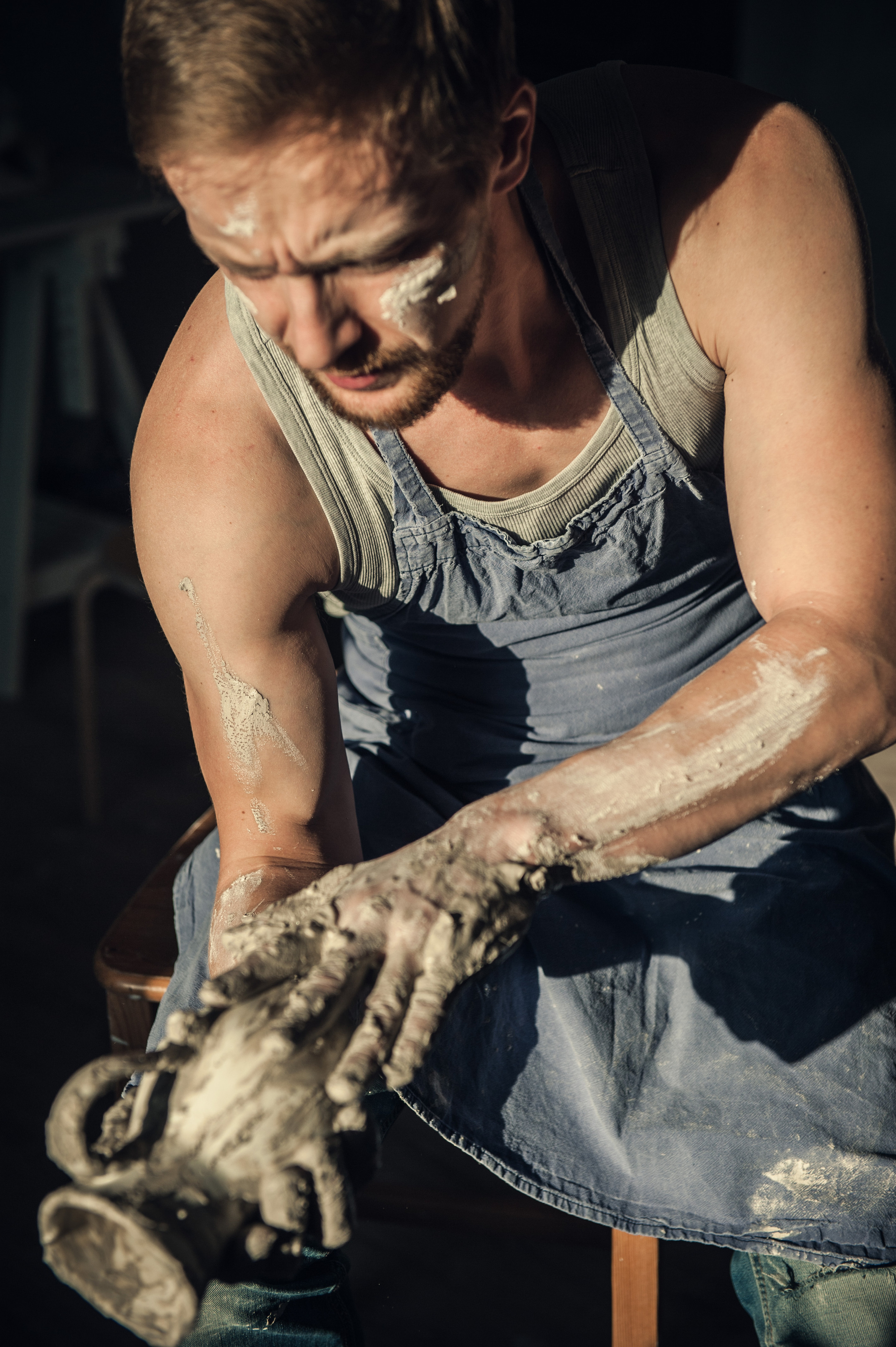 Денис, гончарная мастерская. Бренд-фотограф для экспертов и блогеров в Москве Влада Горбовская