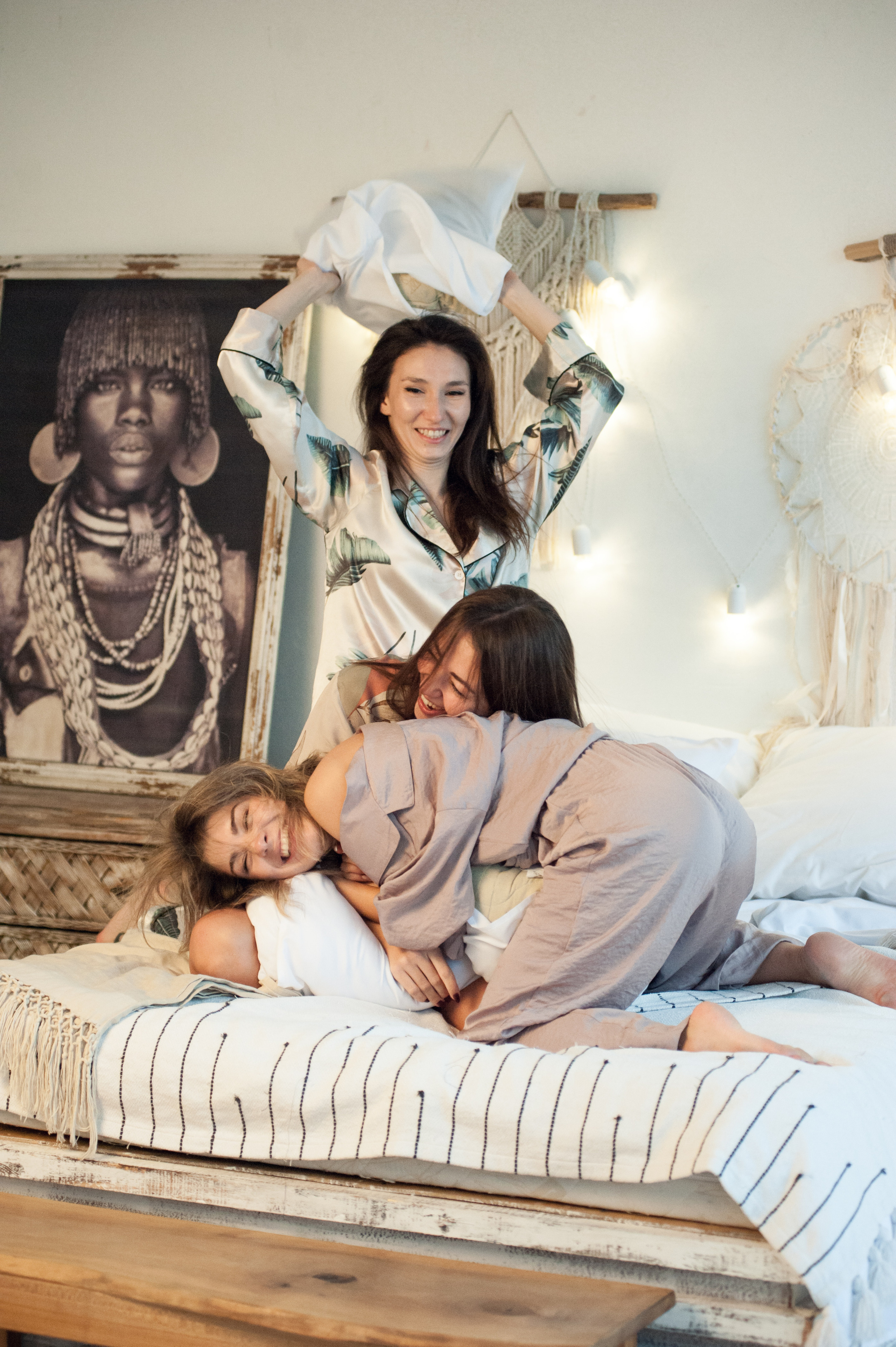 Пижамная вечеринка, новогодняя съемка в фотостудии LAMPA. Бренд-фотограф для экспертов и блогеров в Москве Влада Горбовская