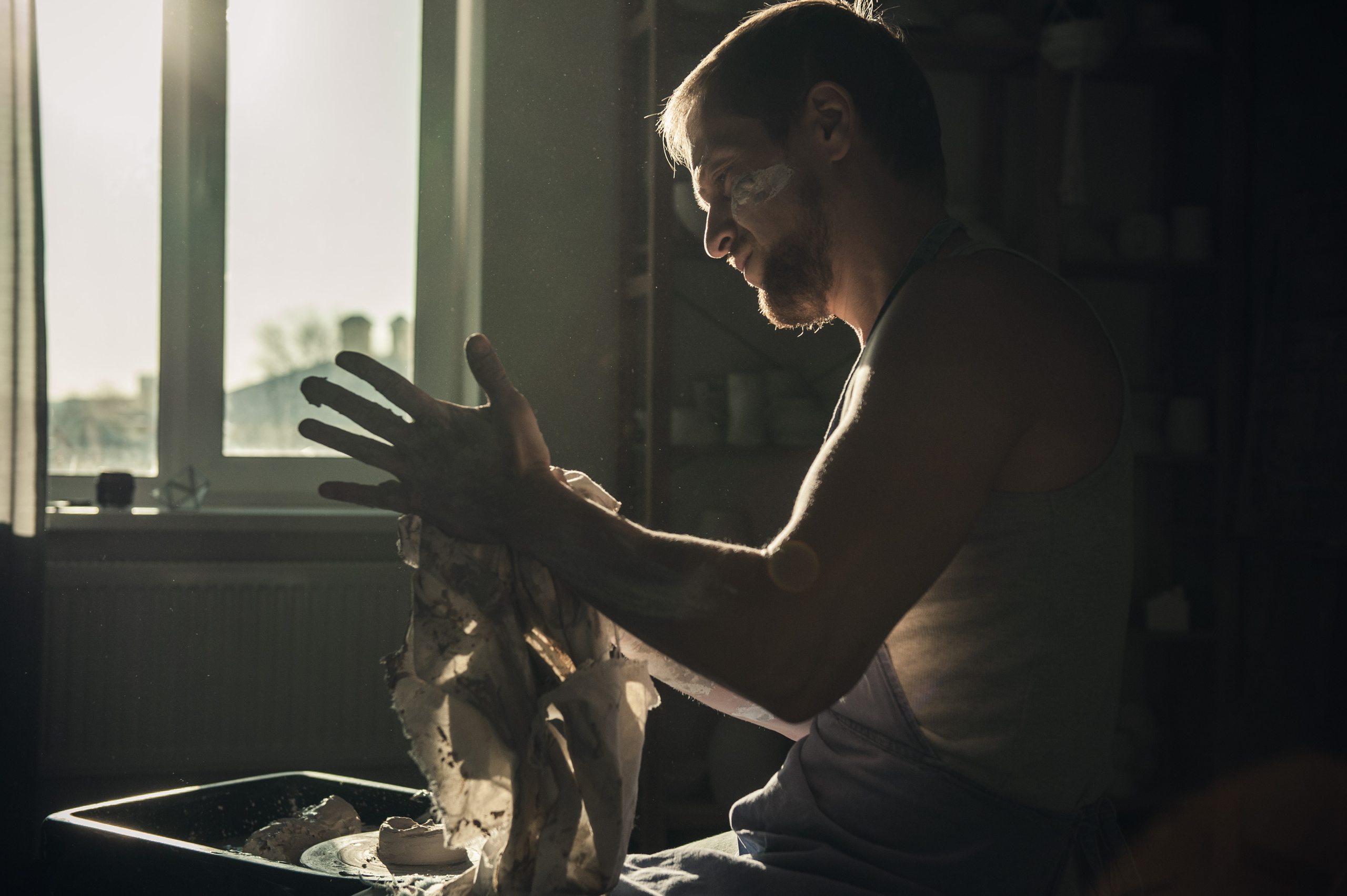 Денис, гончарная мастерская. Бренд-фотограф для экспертов и блогеров в Москве Влада Горбовская