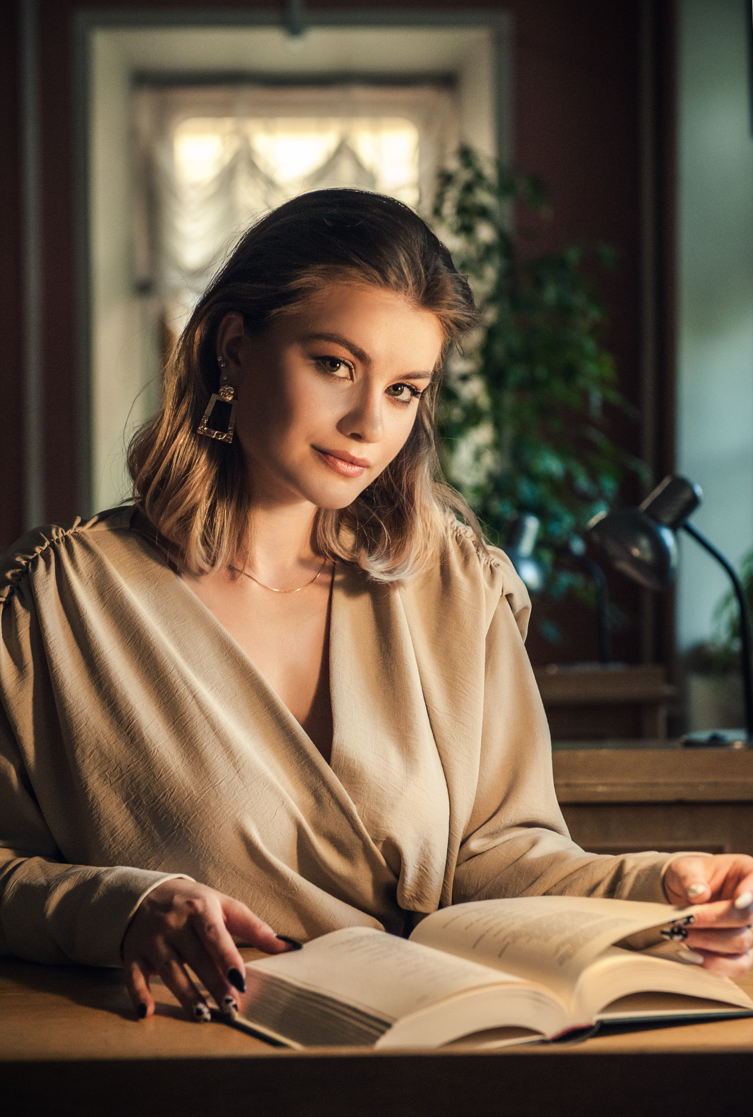 Вероника, библиотека. Бренд-фотограф для экспертов и блогеров в Москве Влада Горбовская