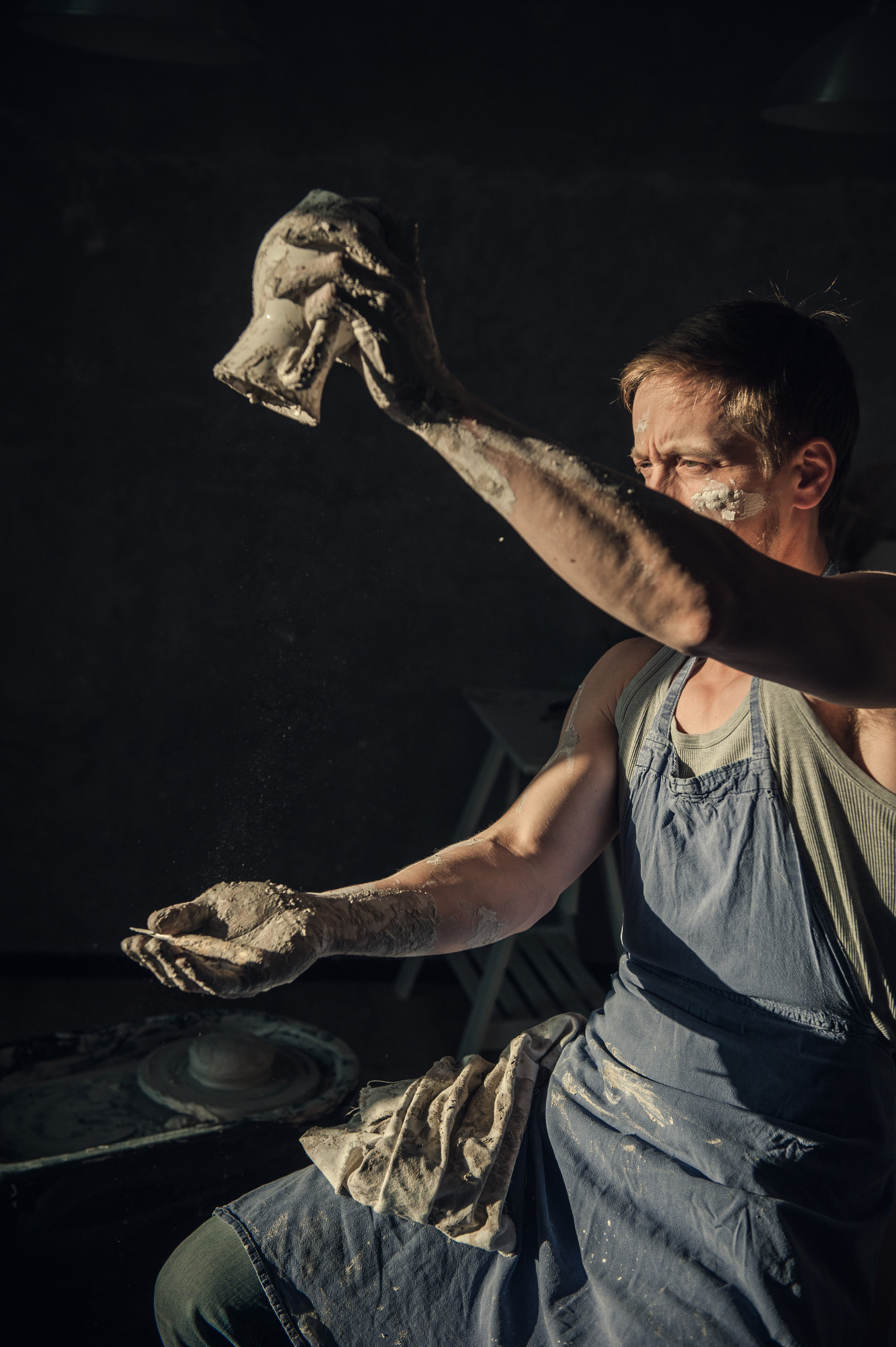 Денис, гончарная мастерская. Бренд-фотограф для экспертов и блогеров в Москве Влада Горбовская