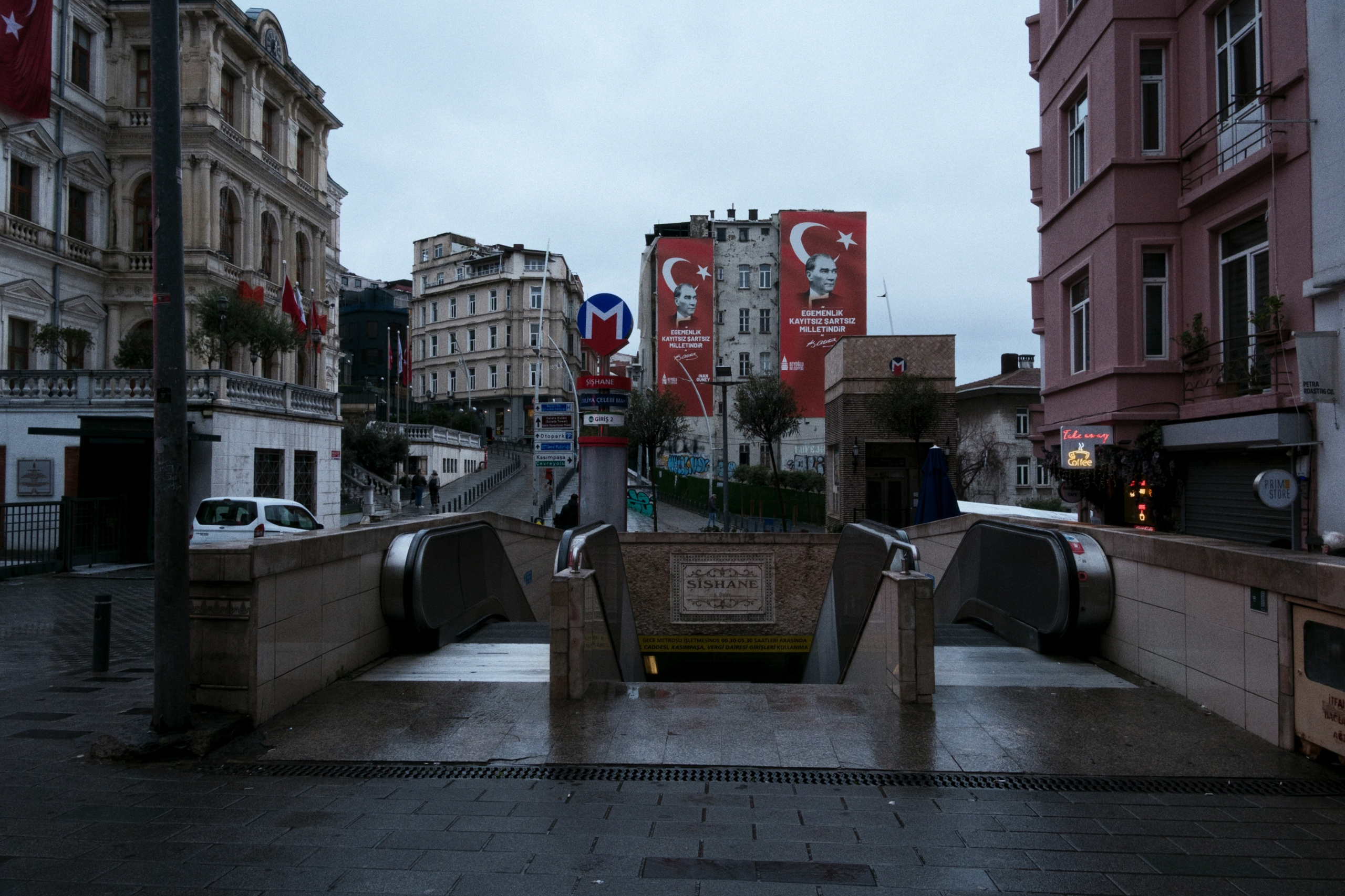 Beyoğlu x Karakoy, Istanbul / Türkey AW26. Фотограф Юрин Евгений
