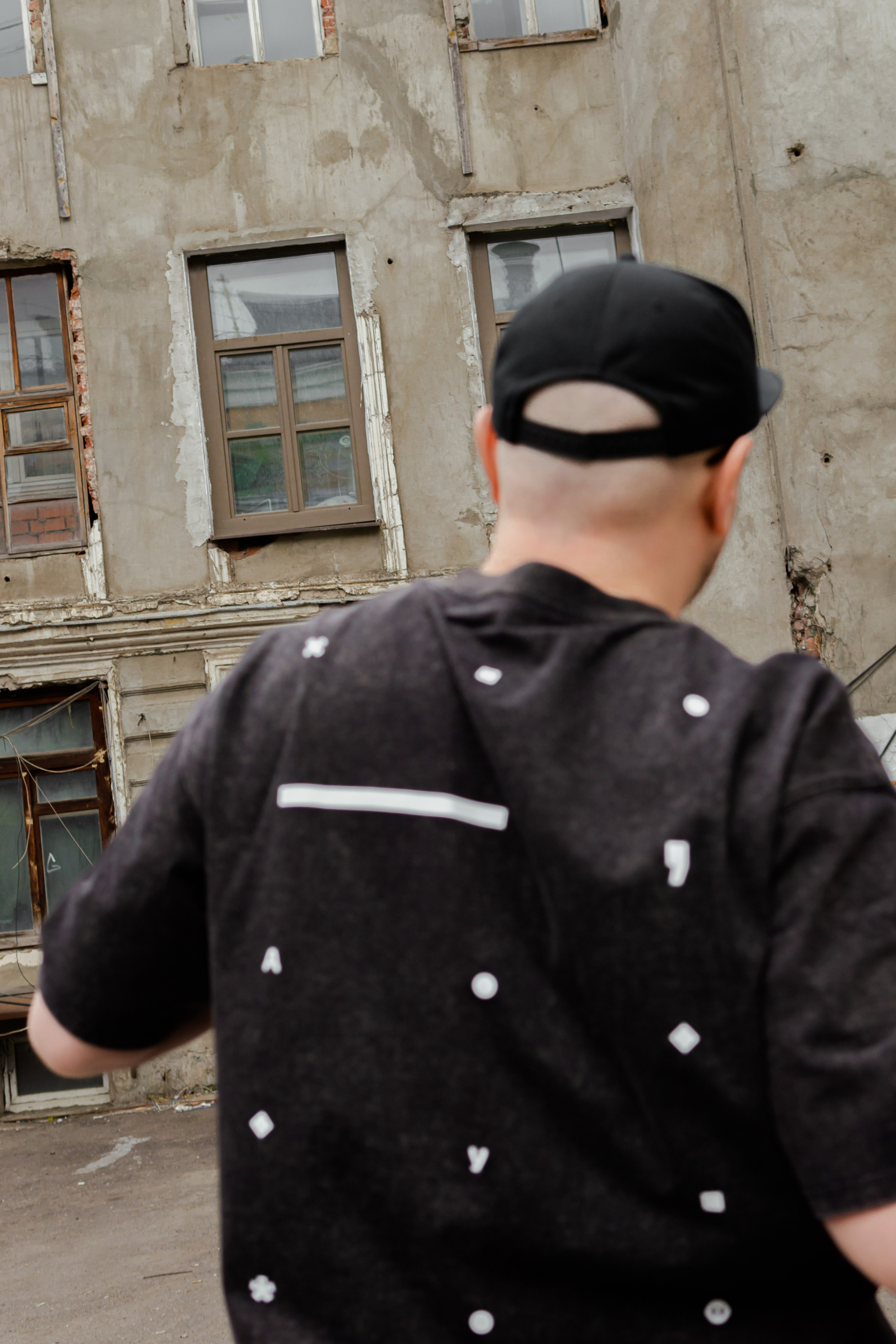 Съемка мерча БЛТ* Semiotica в городе. Фотограф-анималист Ксения Воробьева, Москва