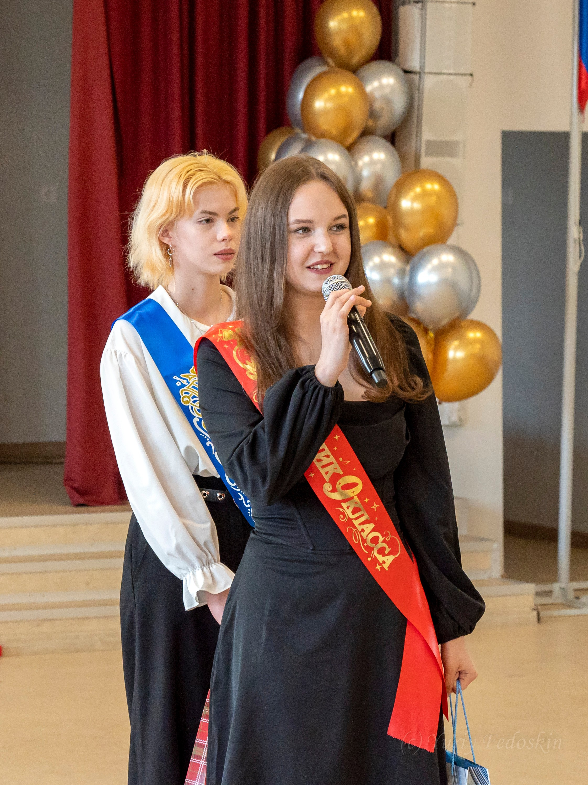 Репортаж о выпускном 9 классов в школе № 7 города Королёва, 26.06.24г. Профессиональный фотограф интерьеров в Москве Юрий Федоскин