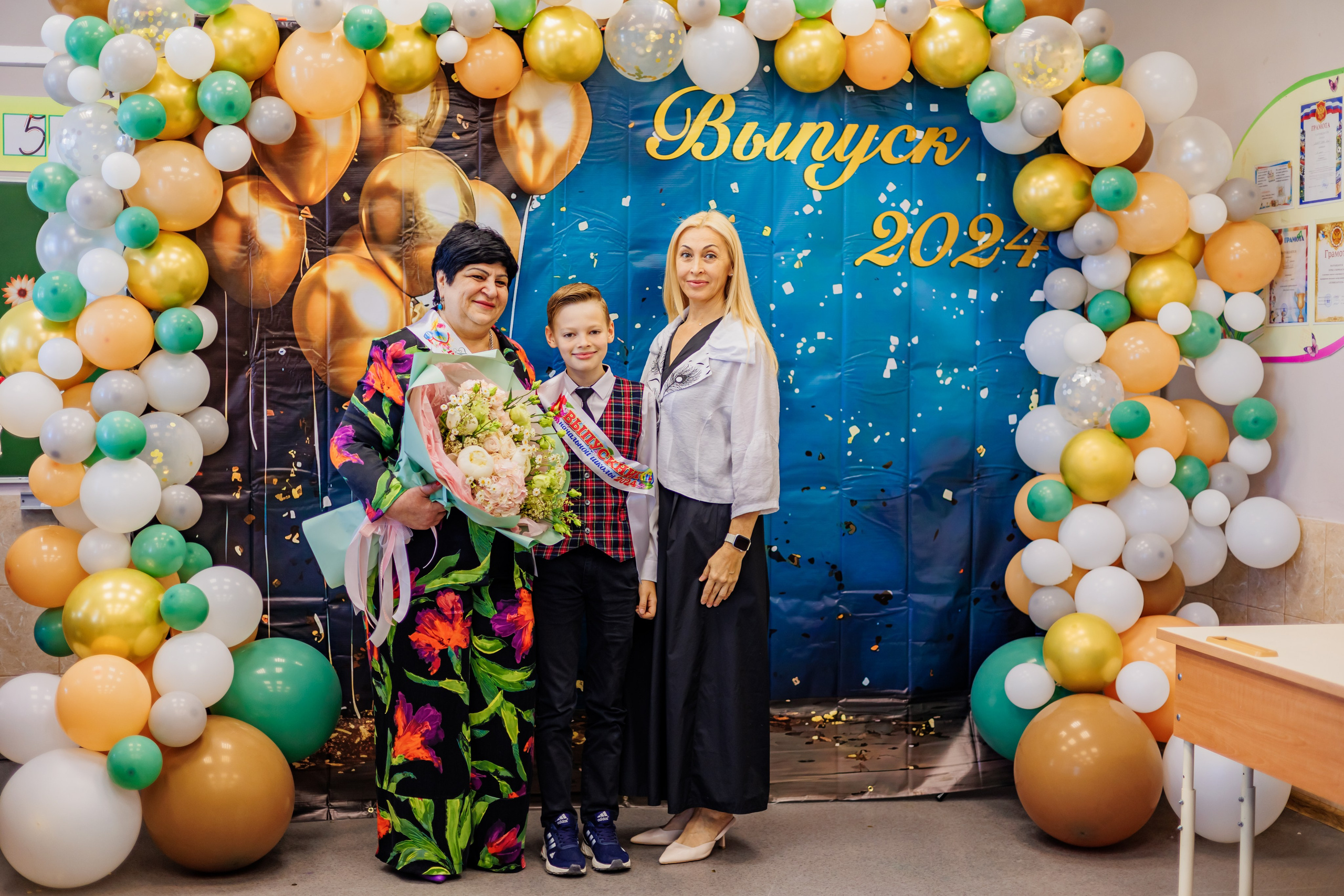 Выпуск 4а 25школа'24 год. Свадебный и семейный фотограф в Армавире