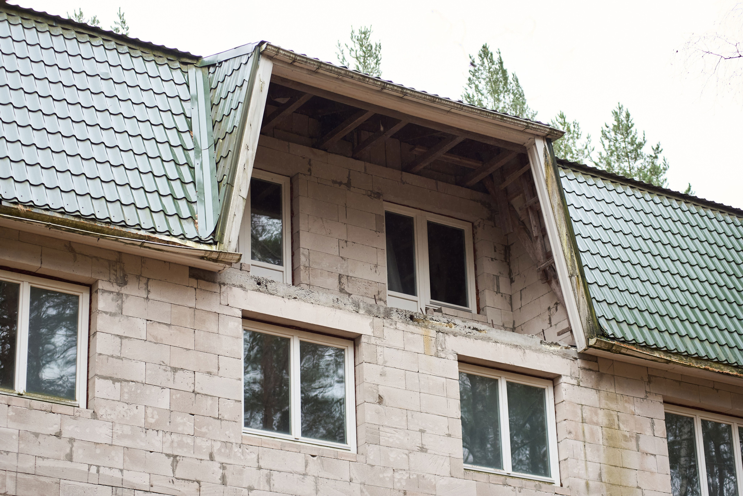 Территория с 4-этажным домом. Автомобильный и интерьерный фотограф в Минске Александр Тагаев