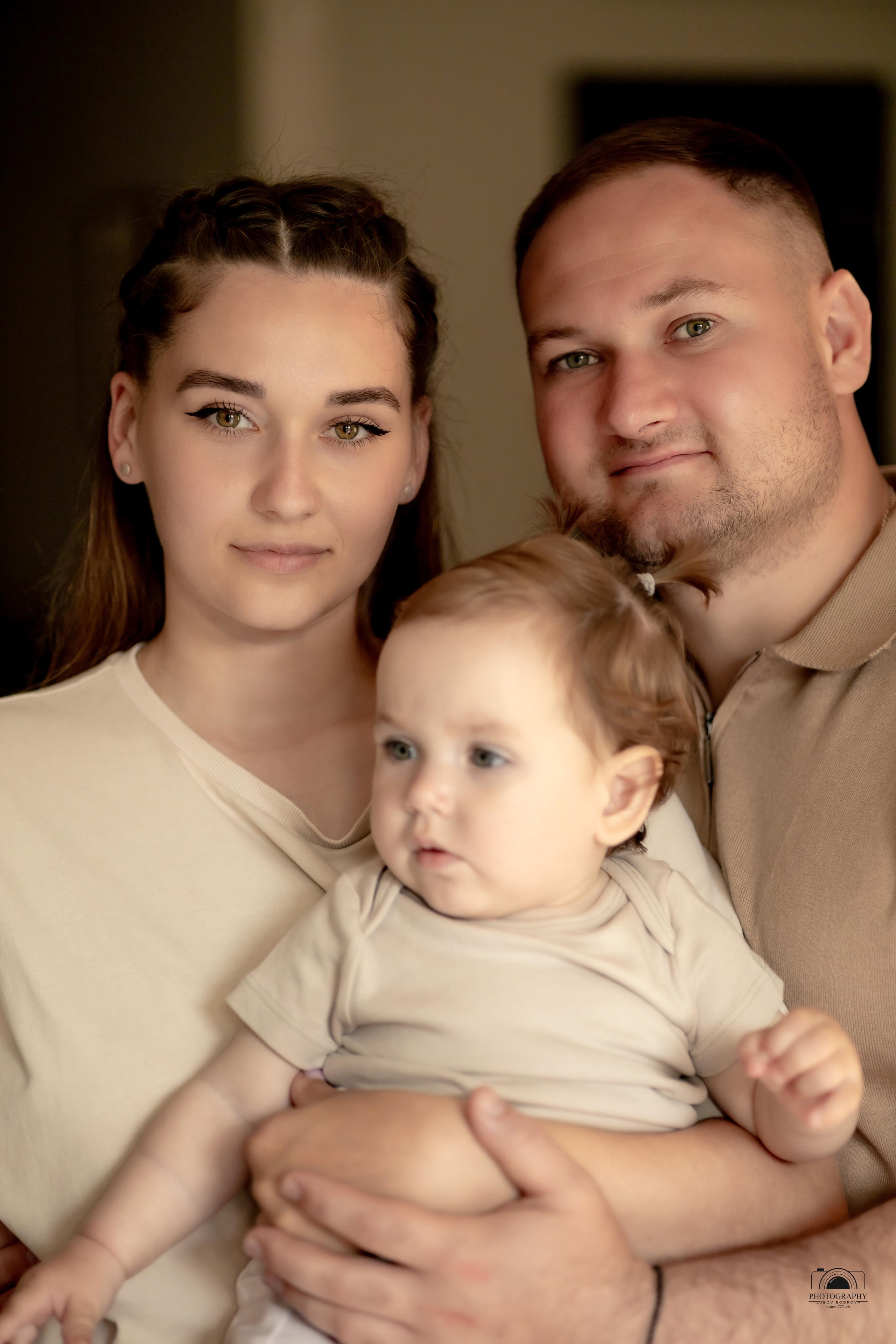 Владимир, Алина и Мирослава 12.06.2023. Семейный и портретный фотограф в Геленджике Любовь Бодрова