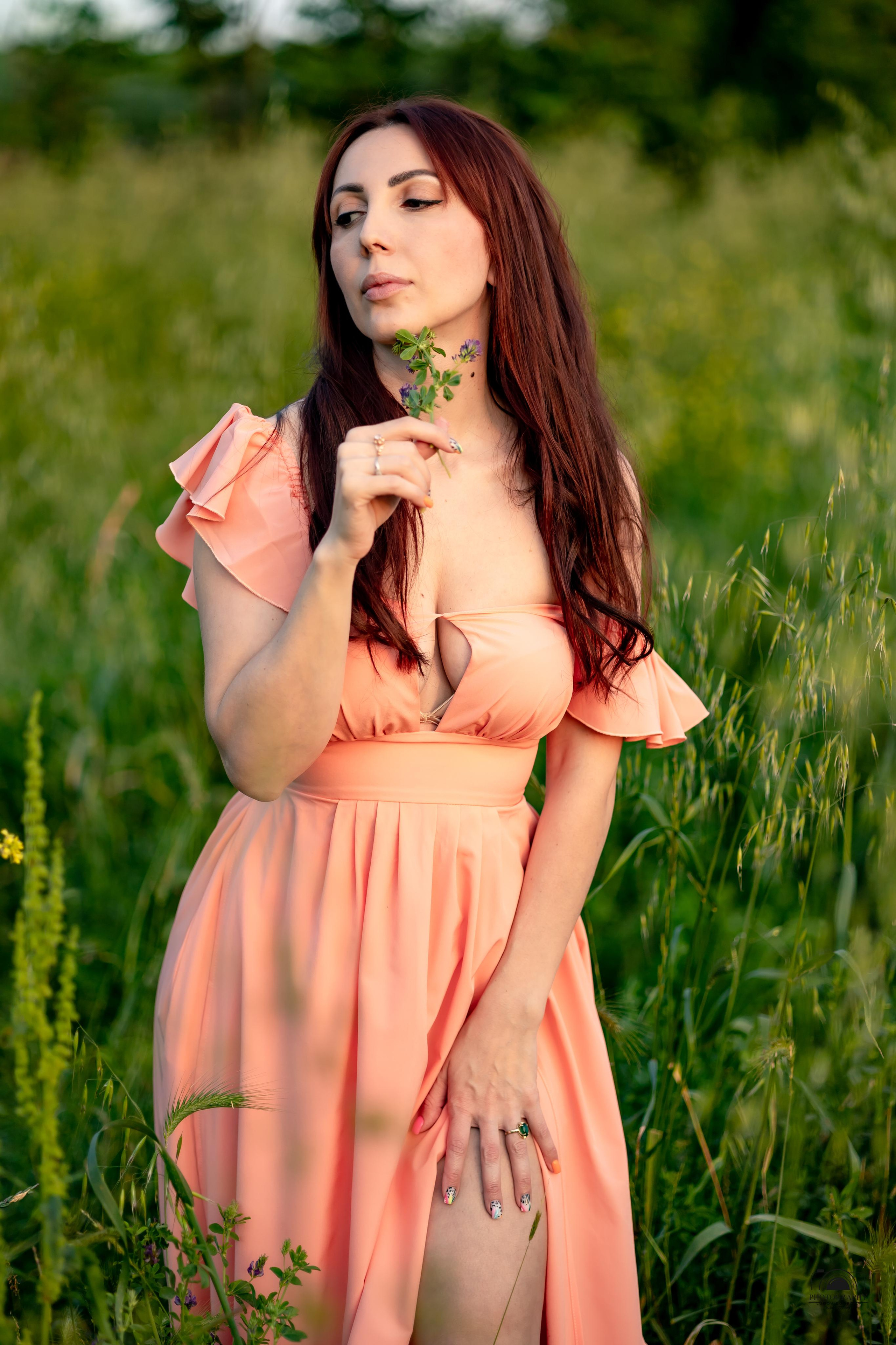 Маргарита. Закат в поле. Семейный и портретный фотограф в Геленджике Любовь Бодрова