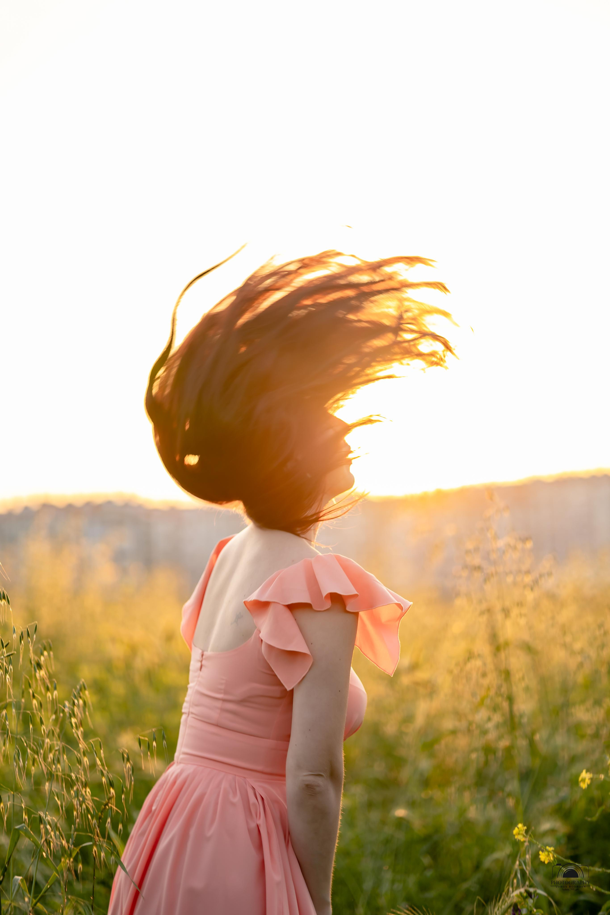 Маргарита. Закат в поле. Семейный и портретный фотограф в Геленджике Любовь Бодрова