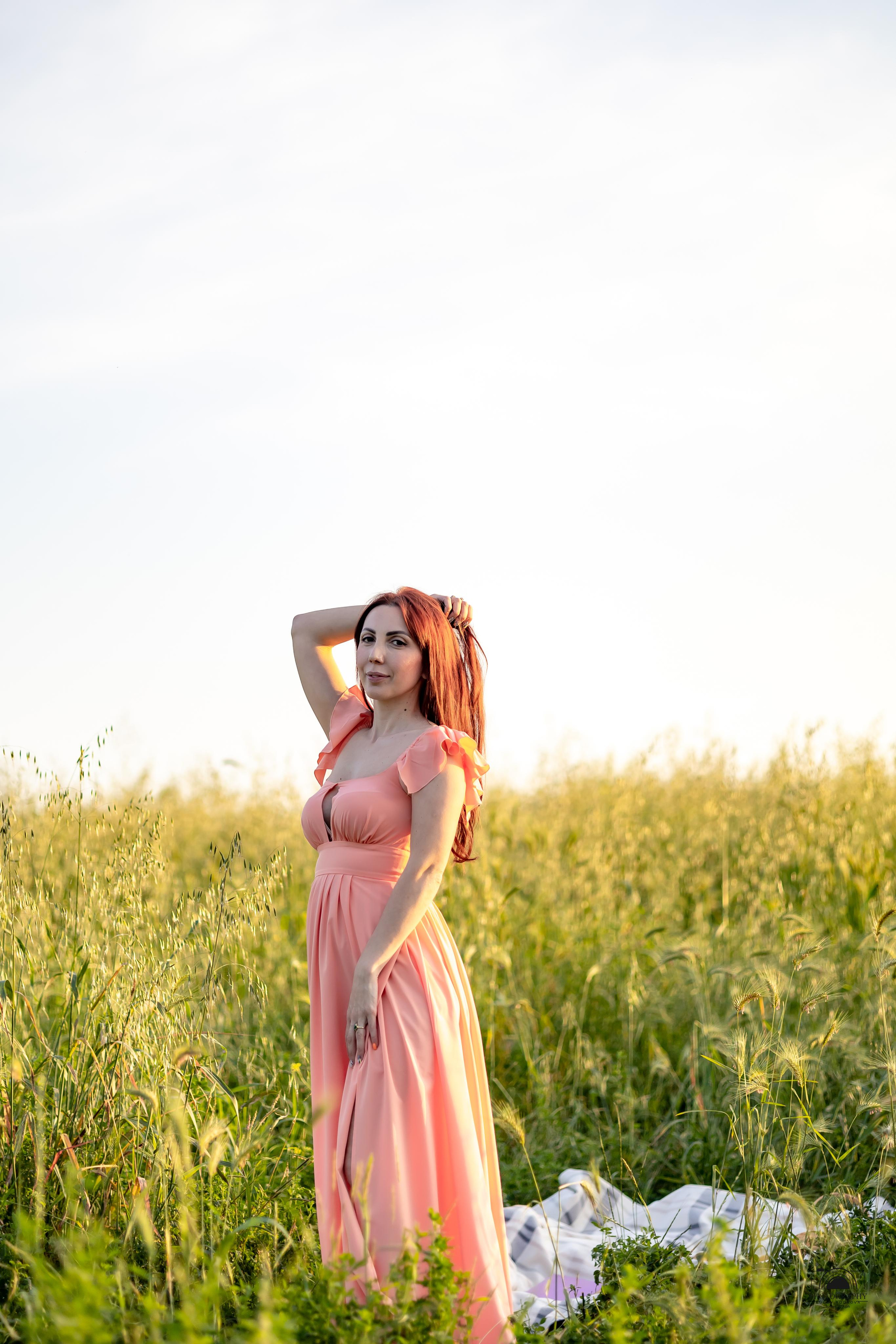 Маргарита. Закат в поле. Семейный и портретный фотограф в Геленджике Любовь Бодрова