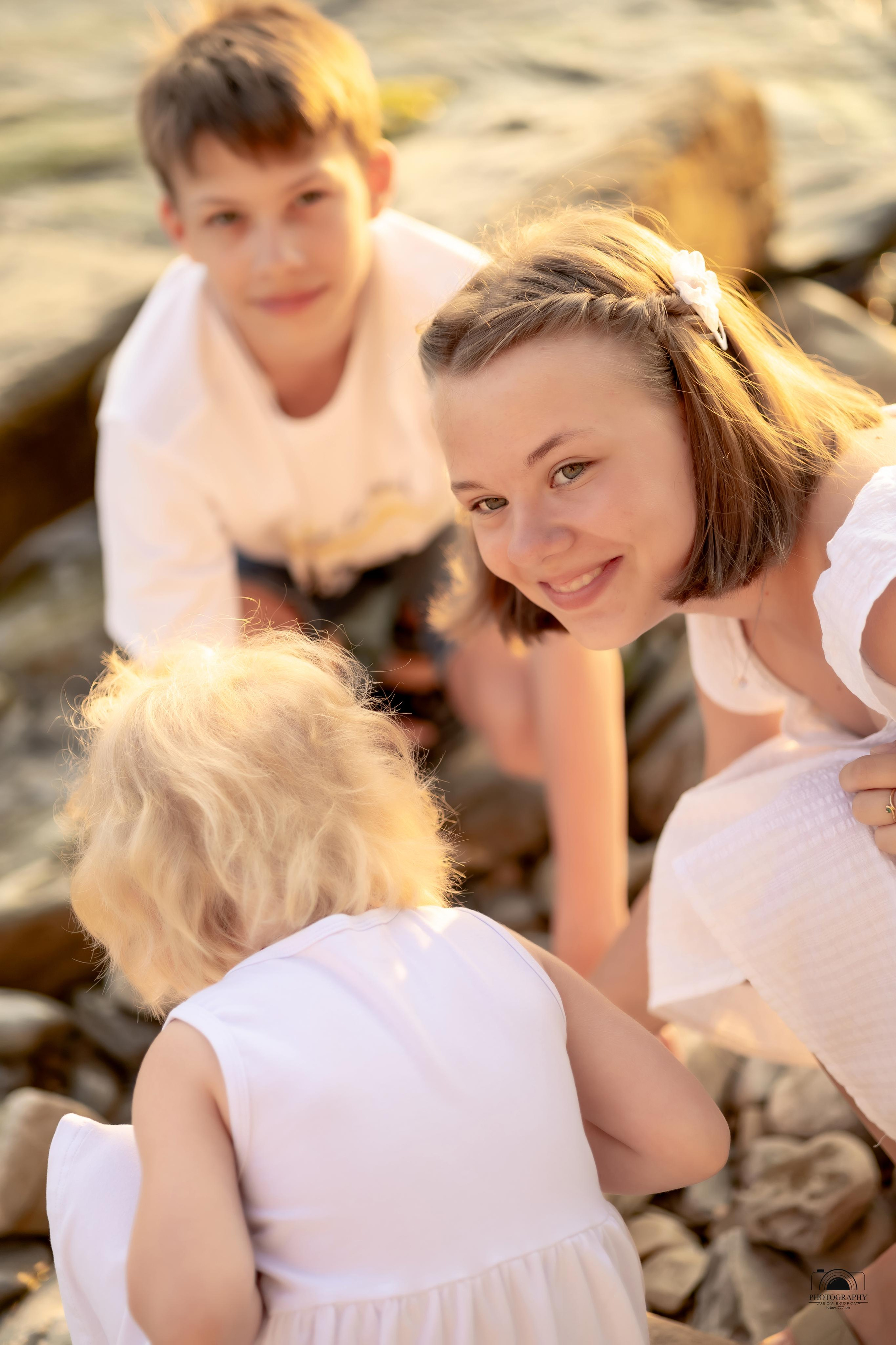 Прекрасный закат в кругу семьи. 17.06.2023. Семейный и портретный фотограф в Геленджике Любовь Бодрова