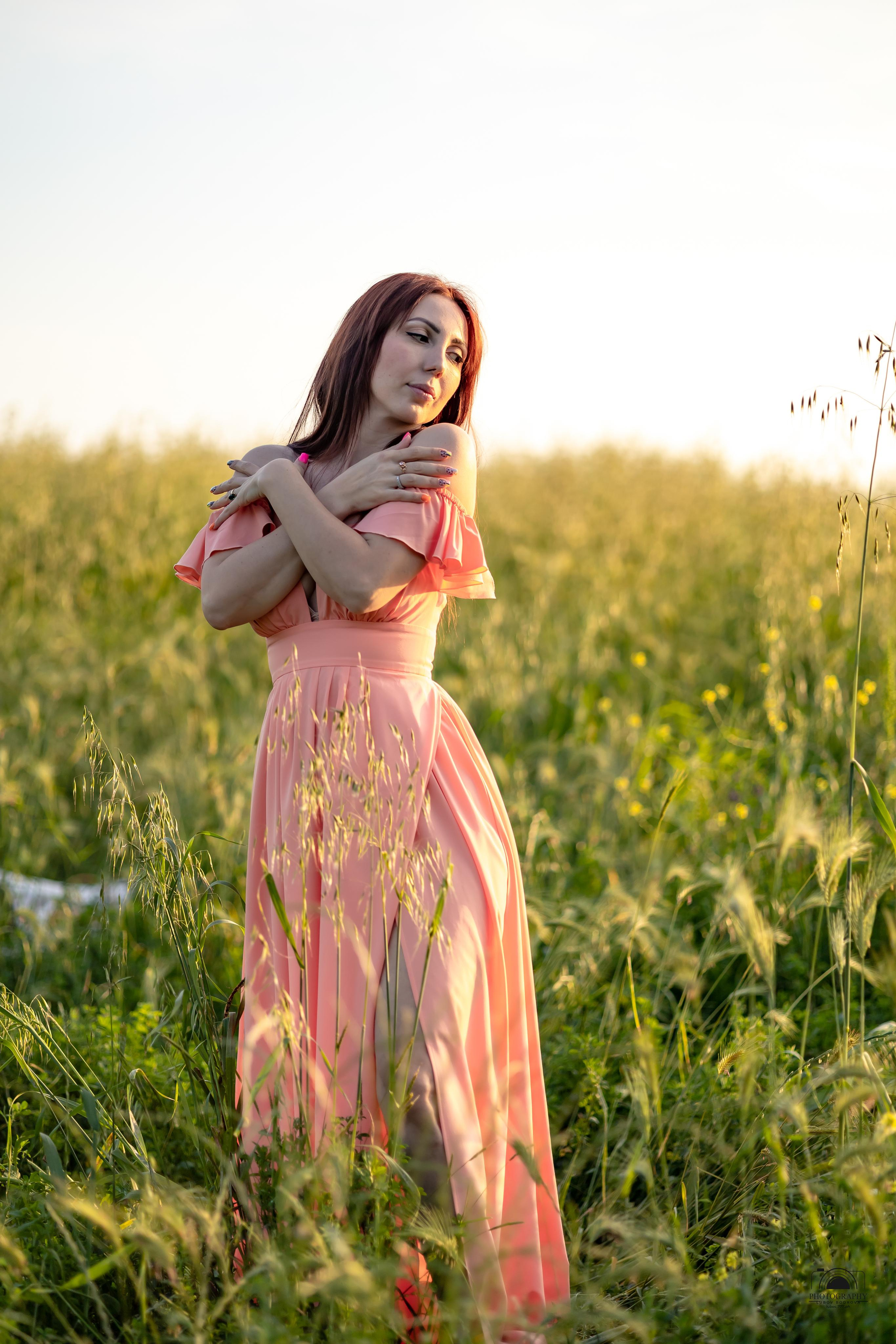Маргарита. Закат в поле. Семейный и портретный фотограф в Геленджике Любовь Бодрова