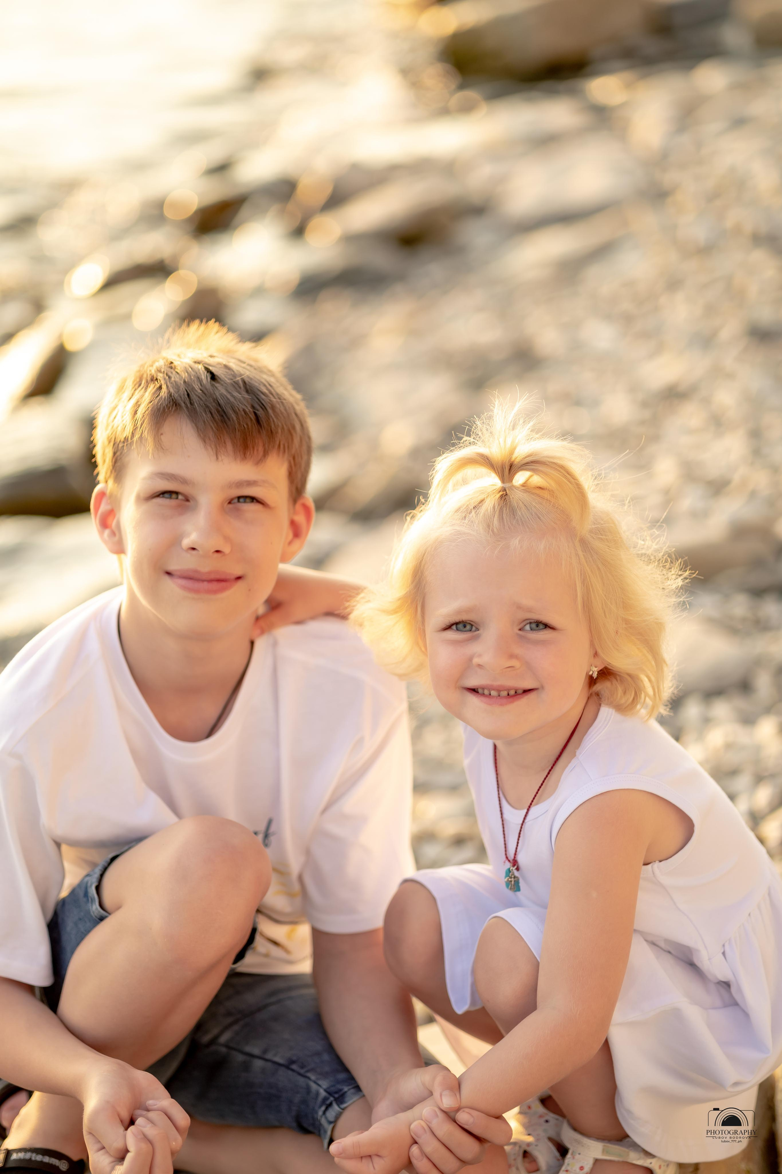 Прекрасный закат в кругу семьи. 17.06.2023. Семейный и портретный фотограф в Геленджике Любовь Бодрова