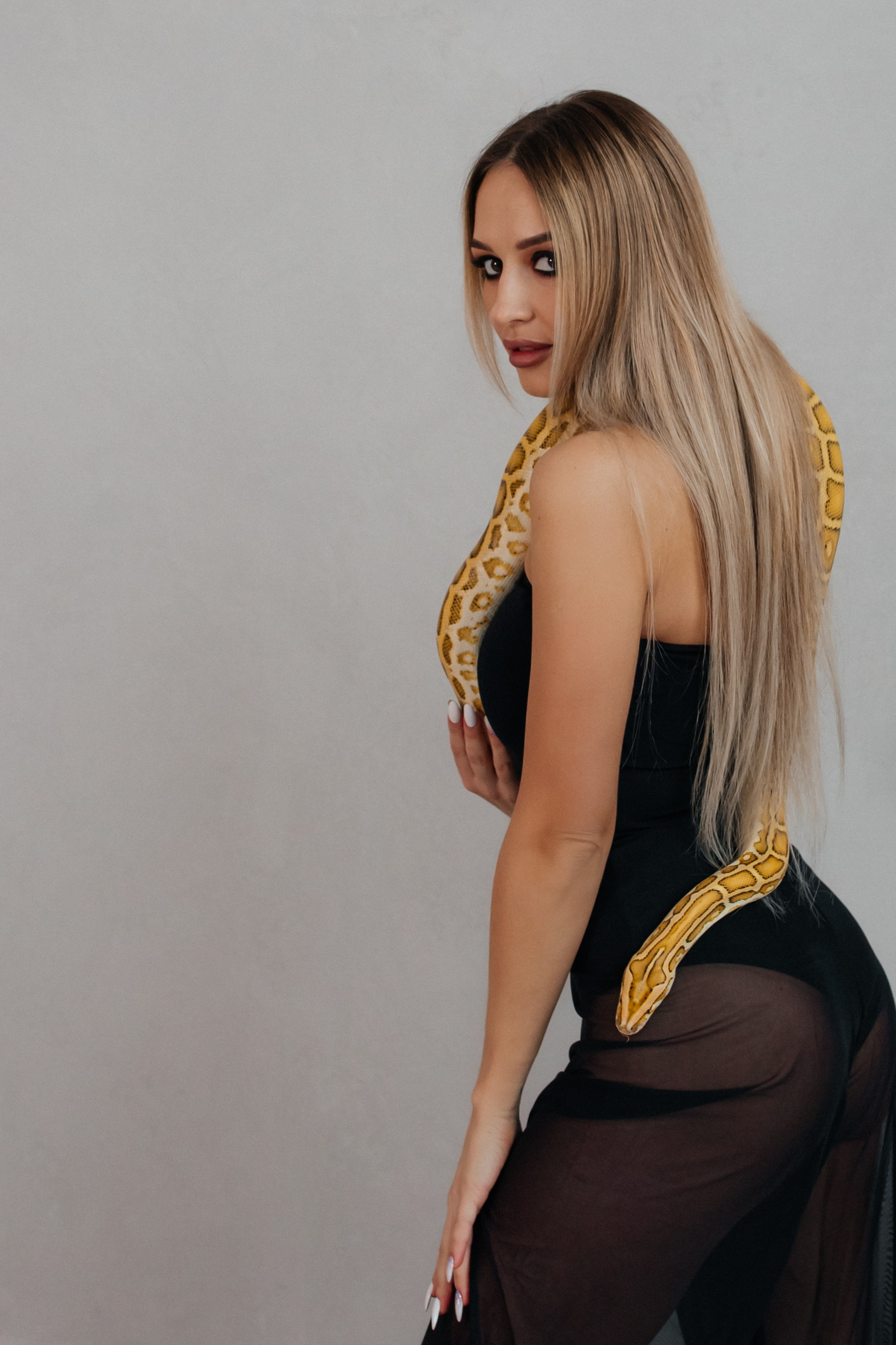 Фотосессии со змеей. Свадебный фотограф в Москве и Твери