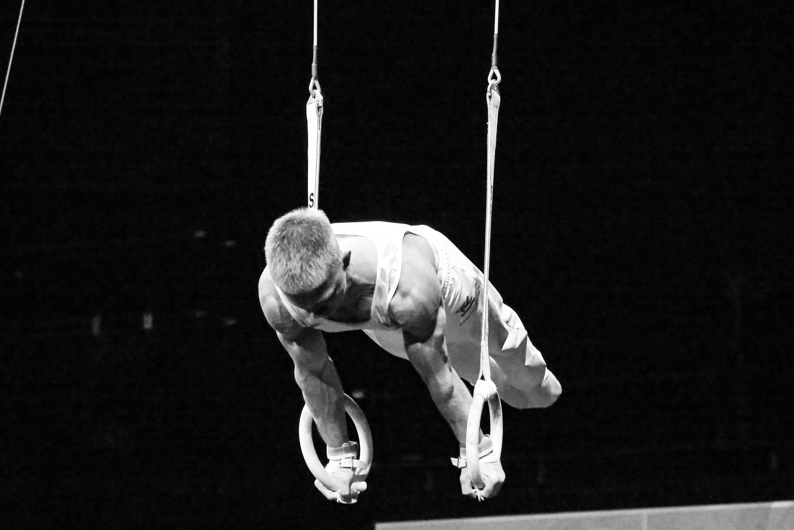 «Спорт через объектив: история в каждом снимке!»