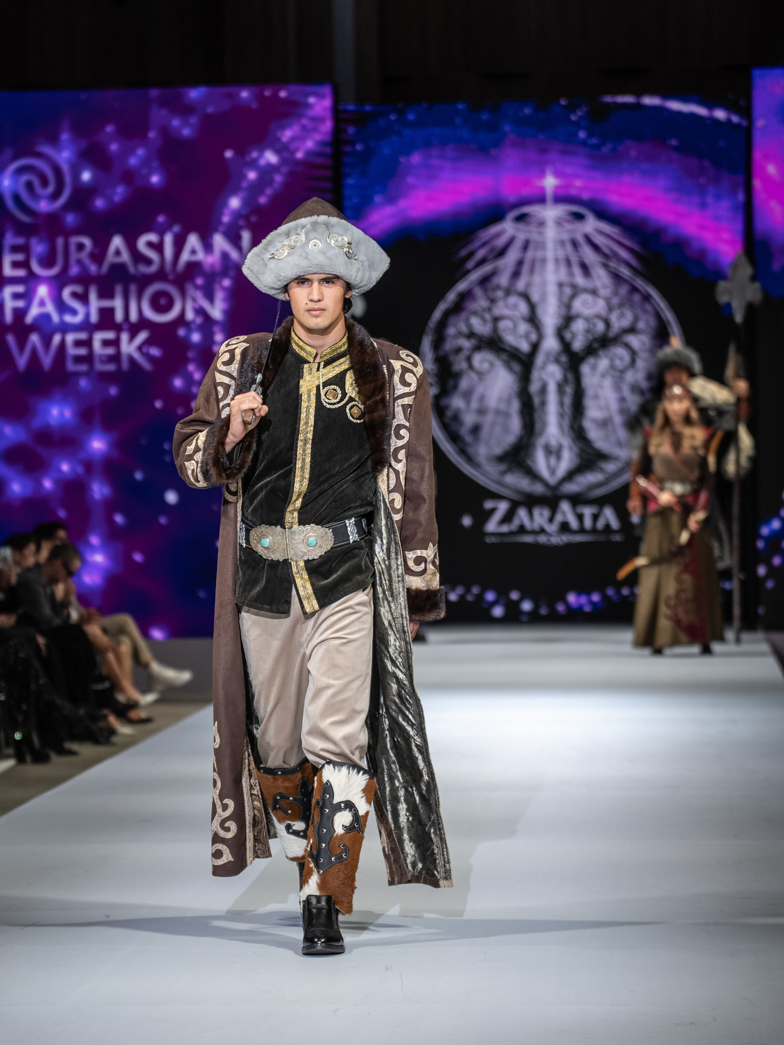EURASIAN FASHION WEEK Lo Zarata. Сайт Алматинского НЮ АРТ, будуар и фэшн фотографа Дениса Карпенко