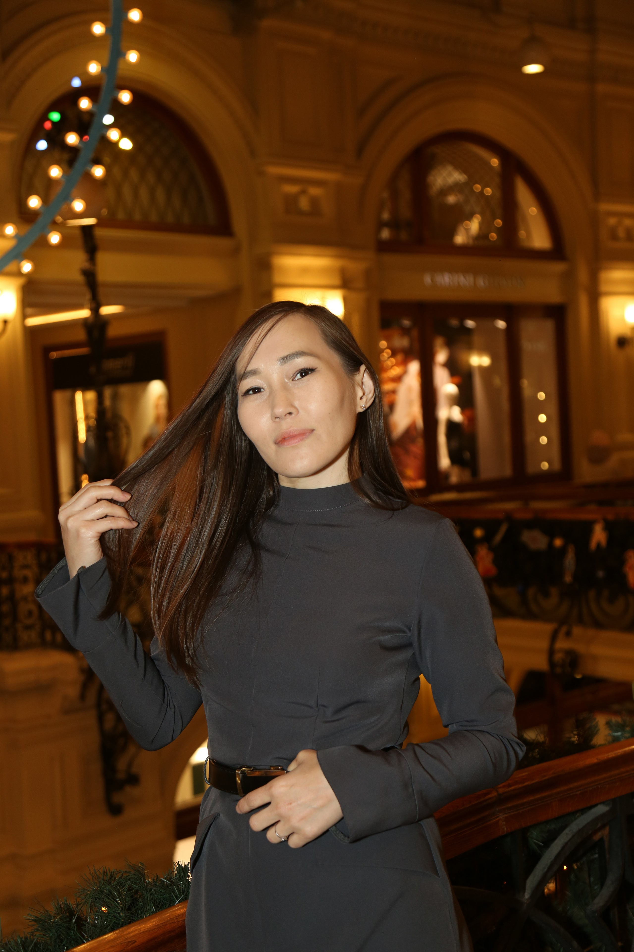 Новогодняя семейная фотосессия в ГУМе. Фотосессия в студии в Москве от профессионального фотографа услуги по доступным ценам