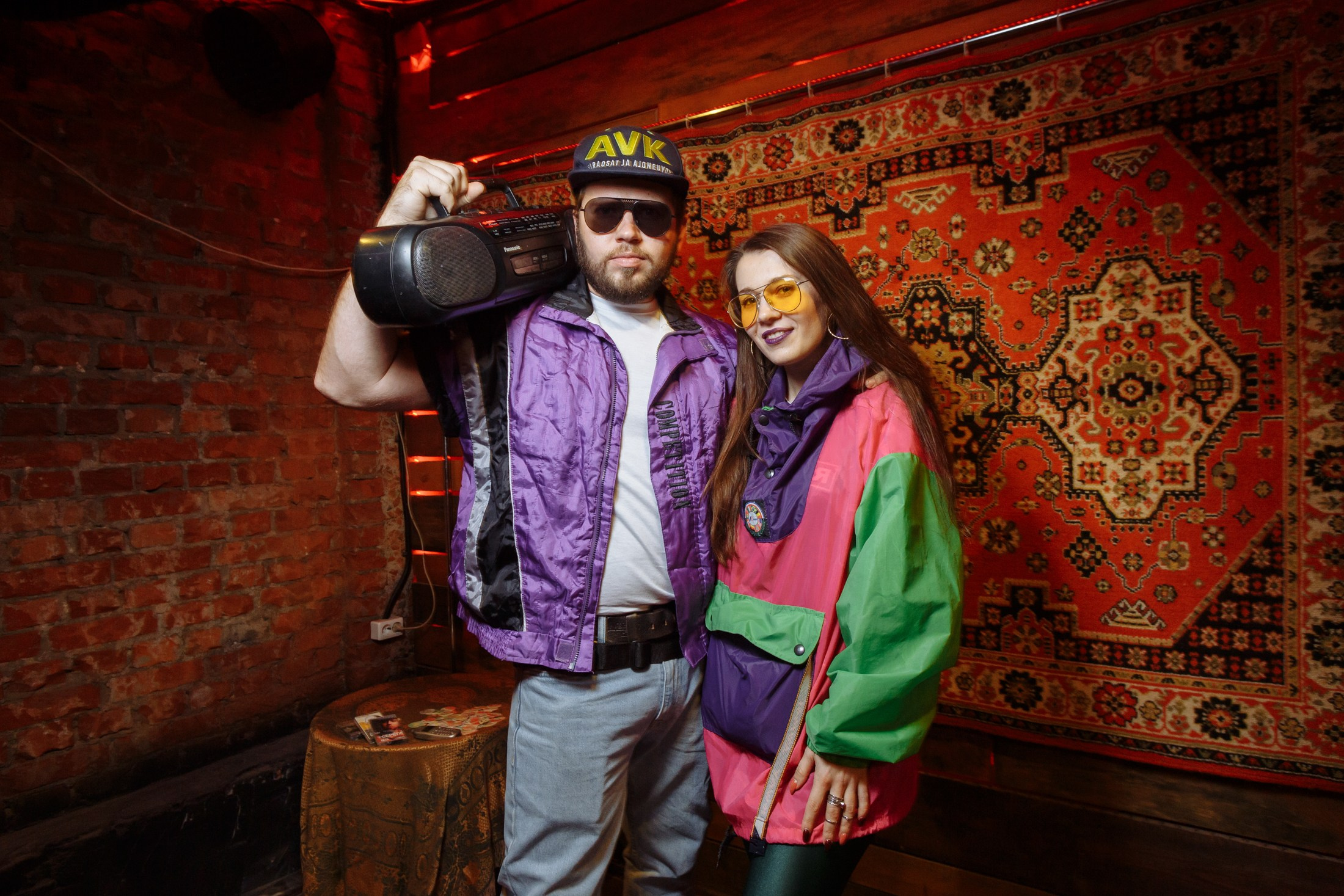 День рождения Кати в стиле 90-00х. Событийный фотограф Максим Бескоровайновнов