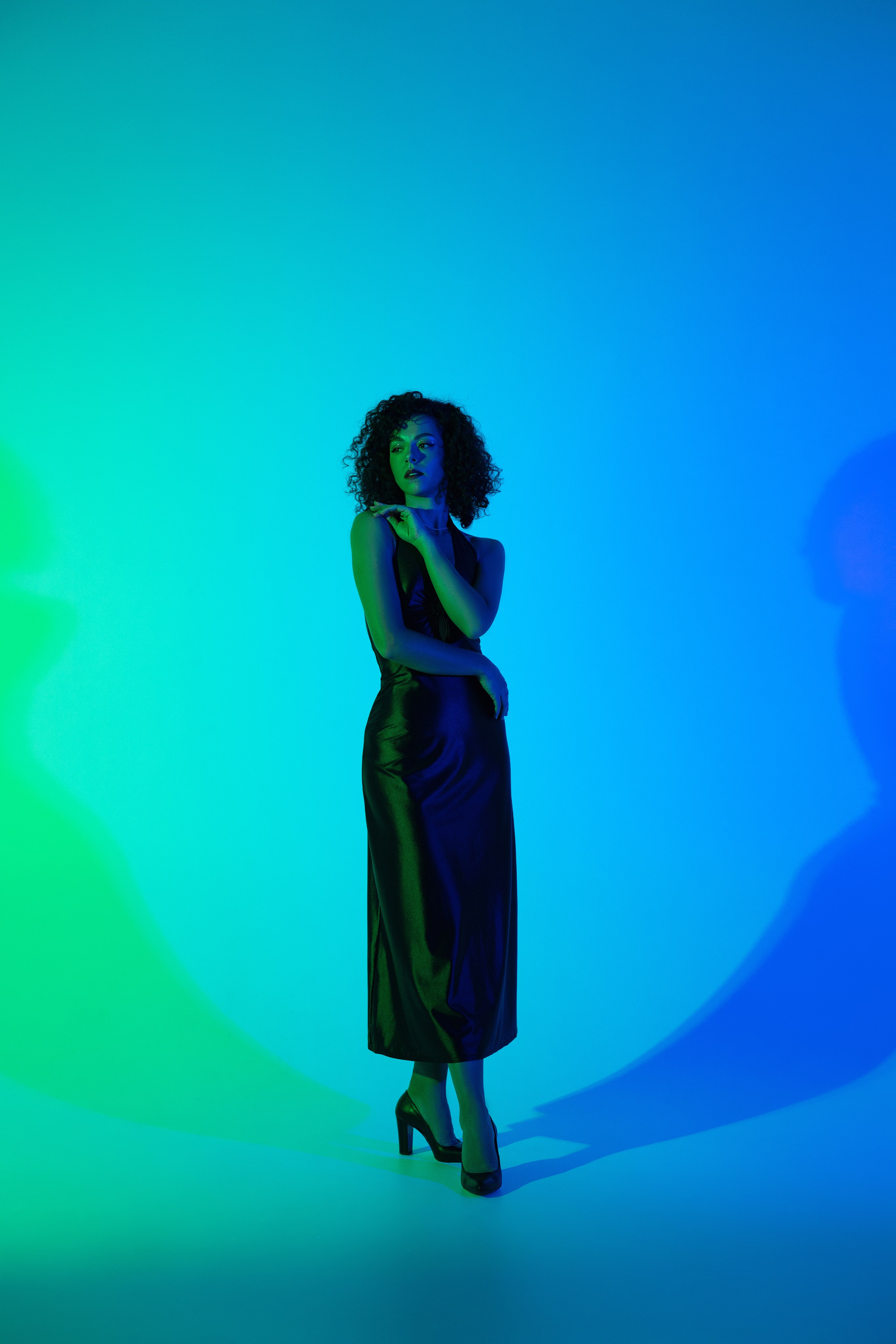 Цветной свет и фигуры. Фотограф Минск