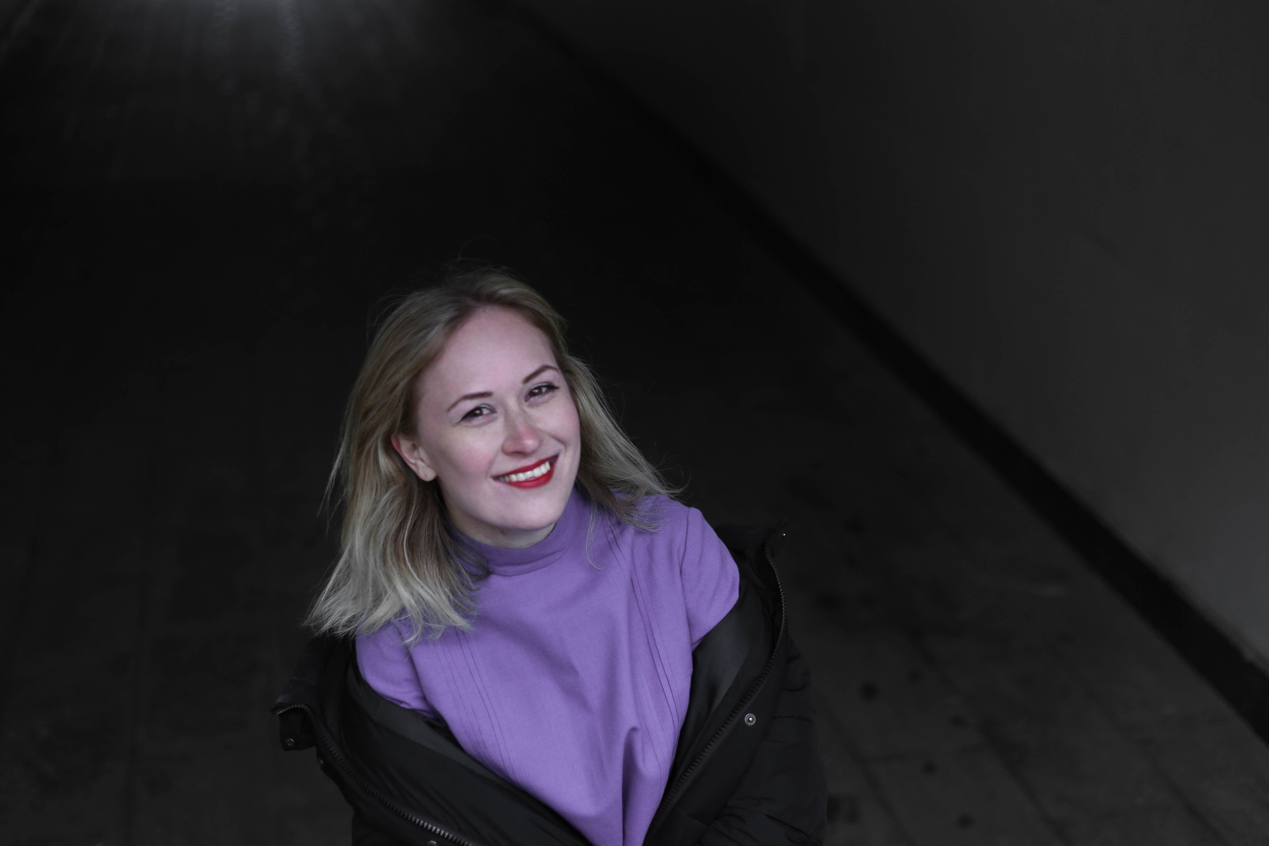 Маша на набережной. Часть 2. Фотограф Пермь. Фотосессия в фотостудии Перми и на свежем воздухе