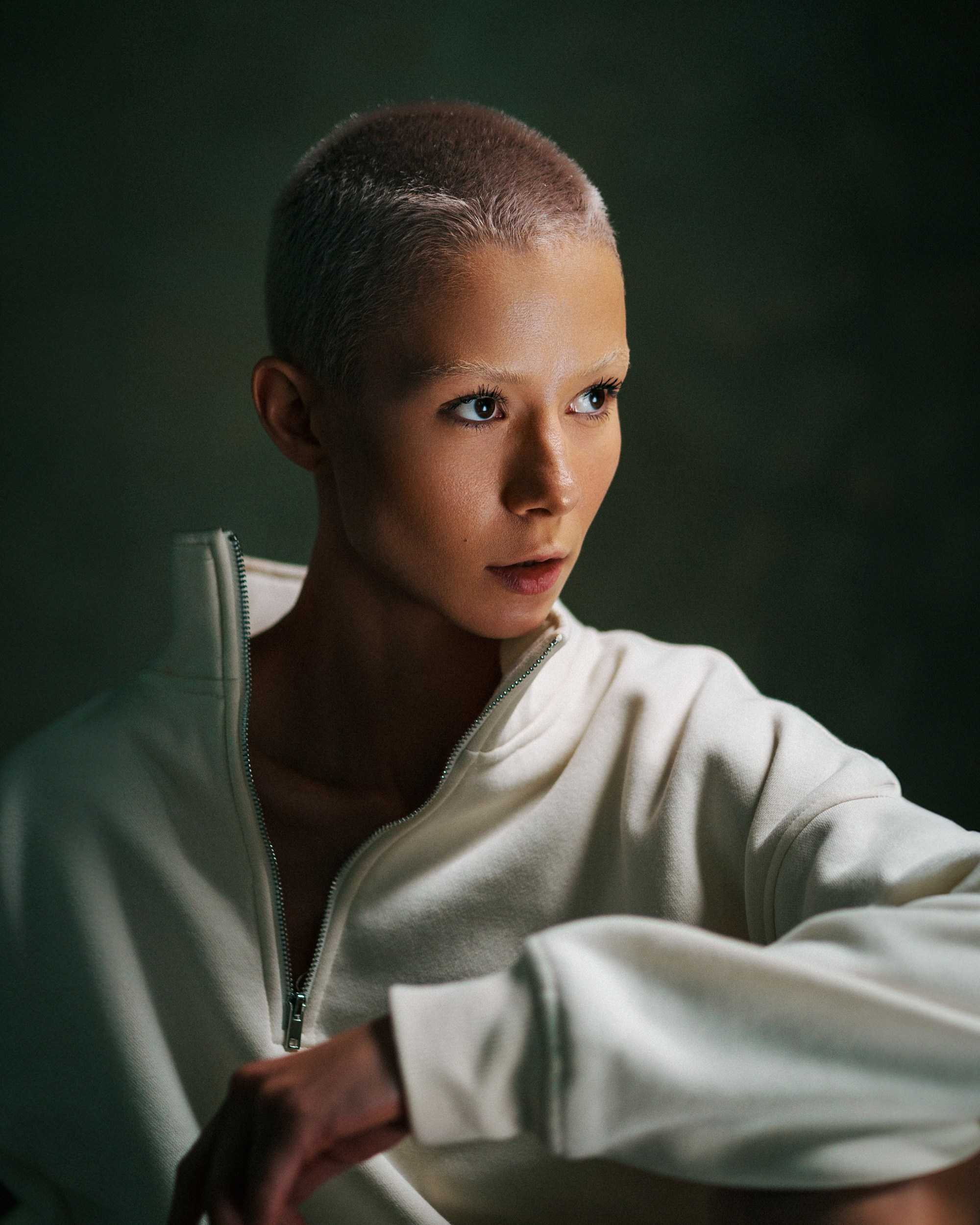 Портрет в студии, контент для блога, экспертная фотосессия | женский портрет | фотосессия в студии | фото контент для блога | экспертный блог визуал | контент инстаграм | экспертная съемка | контент фотосессия | личный блог визуал | личный бренд визуал | контент фотосессия | идеи фотосессии для контента | фото для блога | женский экспертный блог | фотосессия для личного бренда | бренд съемка